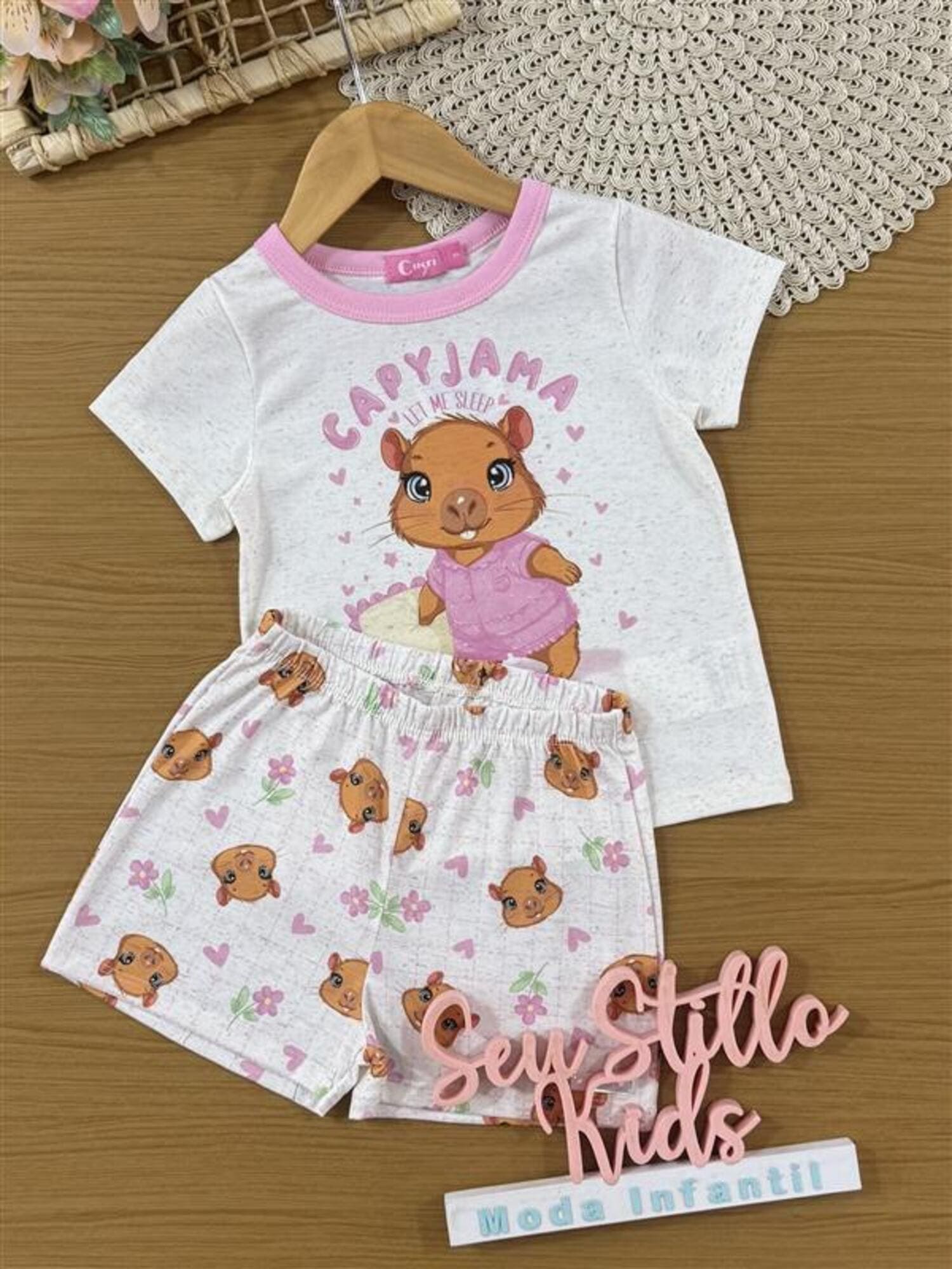 Pijama Infantil Cinti Verão com Shorts e Blusa Off White Capivarinha
