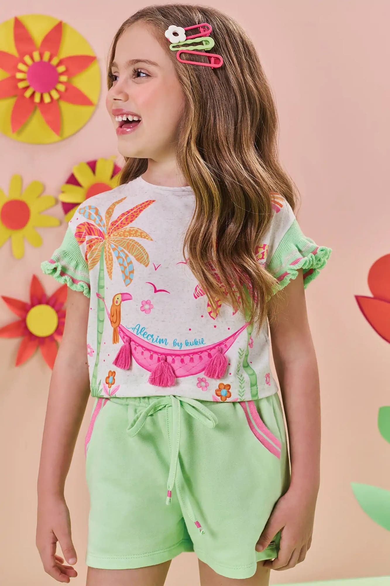 Conjunto Infantil Kukiê Verão com Shorts Verde e Blusa Off White Praia