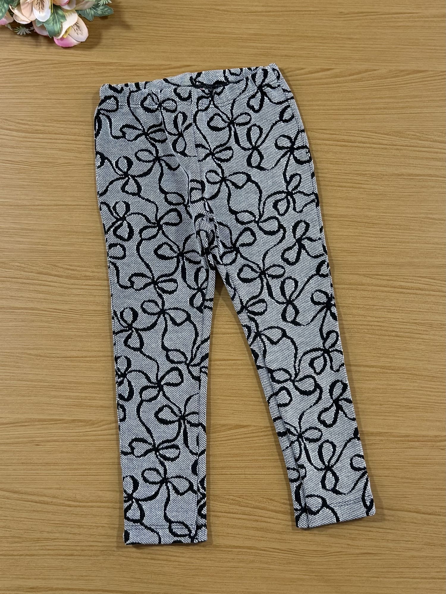 Conjunto Infantil Momi Inverno Calça e Blusa Branca Laços com Strass