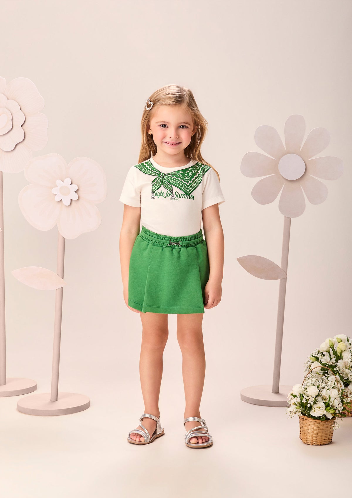 Conjunto Infantil Menina Momi com Shorts Saia Verde e Blusa Lencinho
