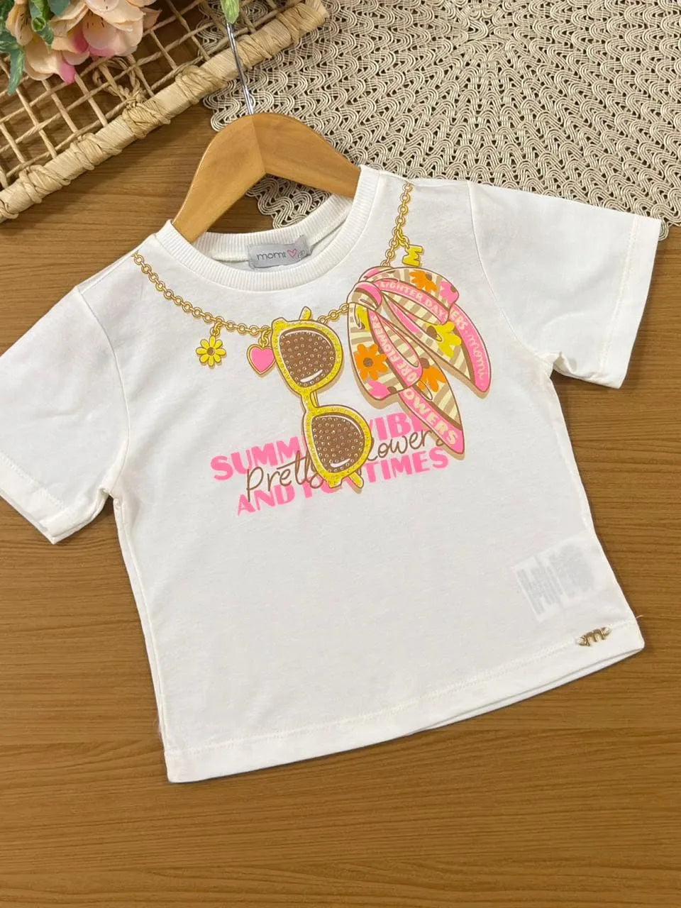 Conjunto Infantil Menina Momi com Saia Floral e Blusa Branca Acessórios Strass