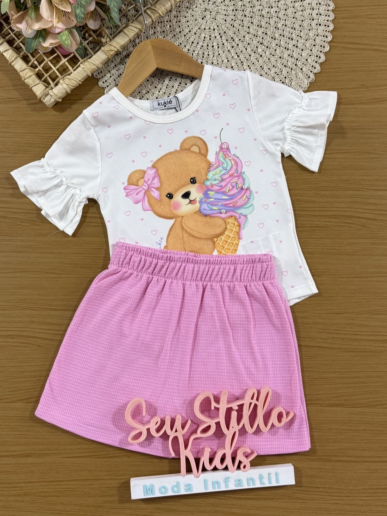 Conjunto Infantil Kukiê com Shorts Saia Rosa e Blusa Manga Curta Sorvetinho