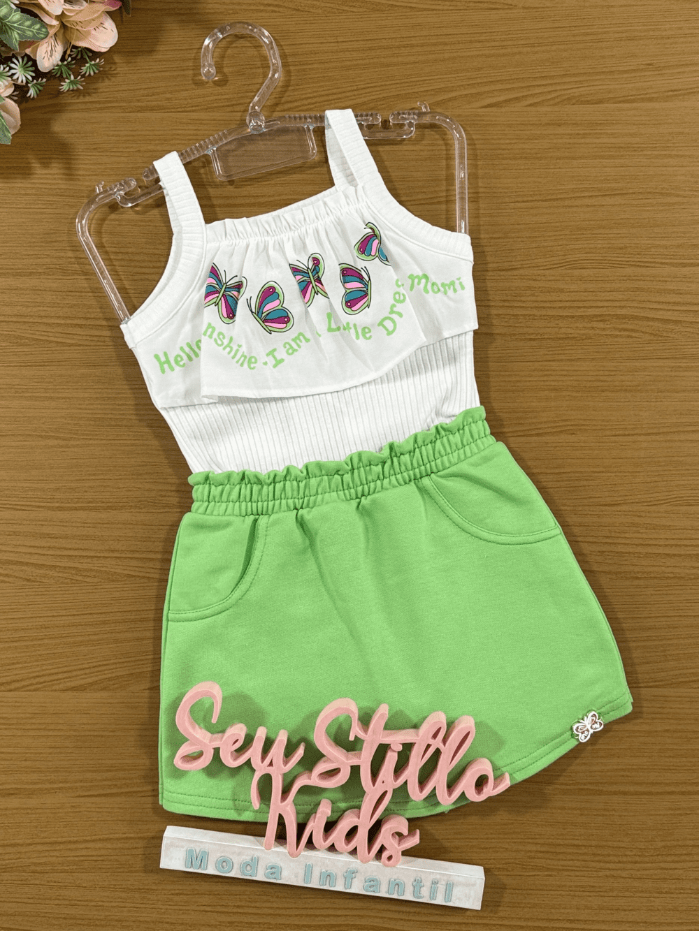 Conjunto Infantil Momi Verão Shorts Saia Verde e Blusa Regata Borboleta