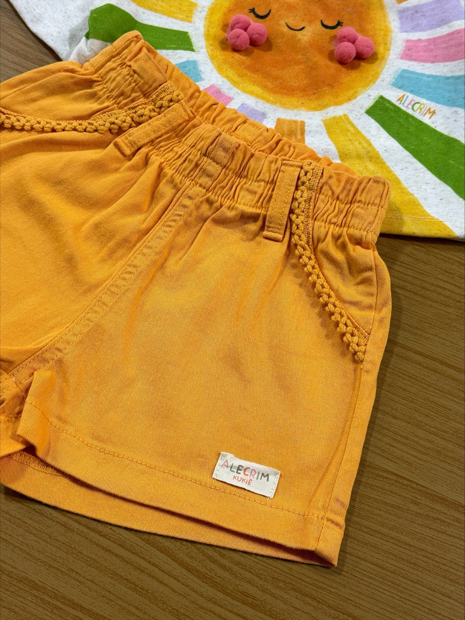 Conjunto Infantil Kukie Inverno Shorts Laranja e Blusa Solzinho