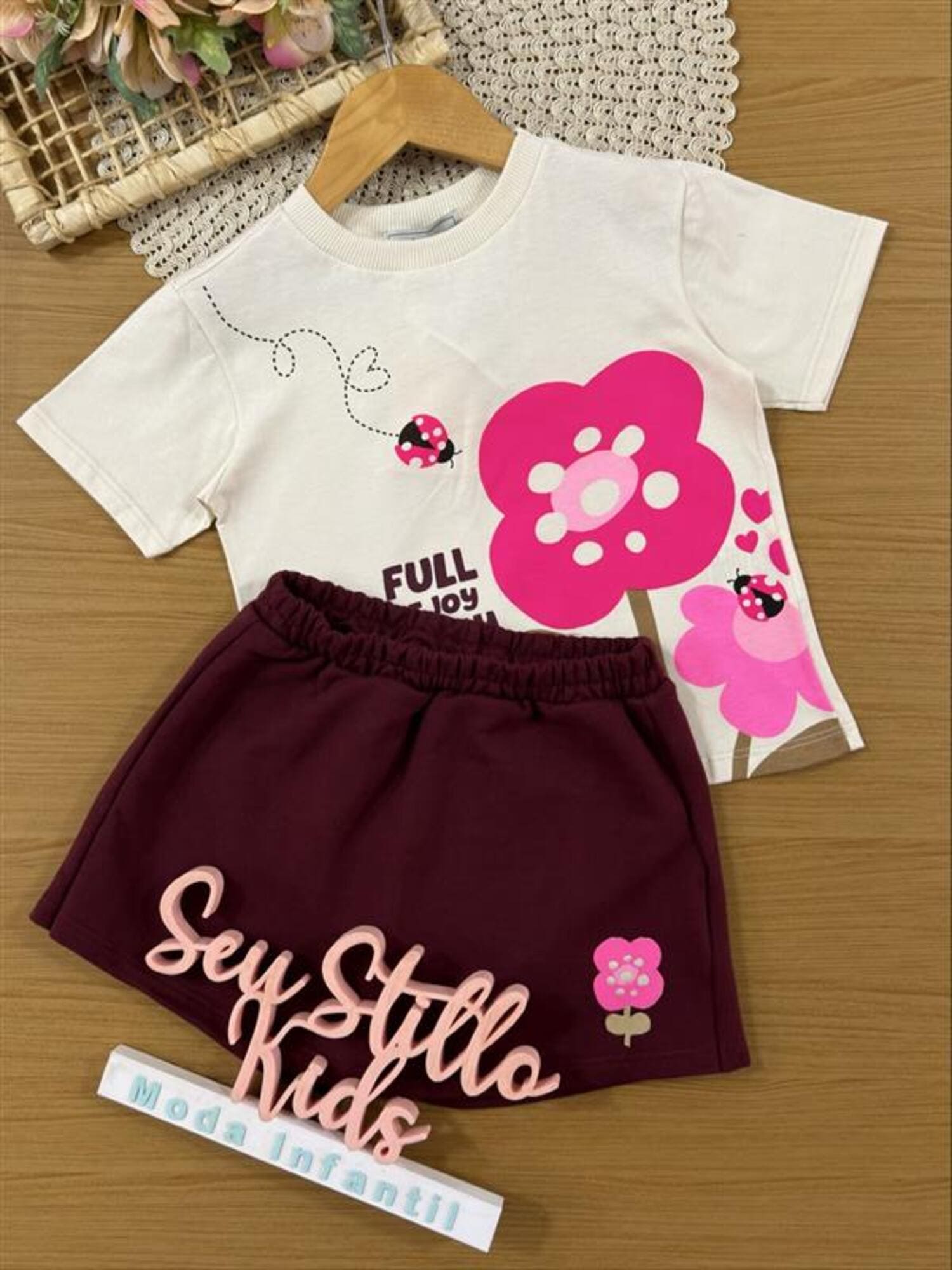 Conjunto Infantil Bimbi Inverno com Shorts Saia e Blusa Manga Curta Bege Floral