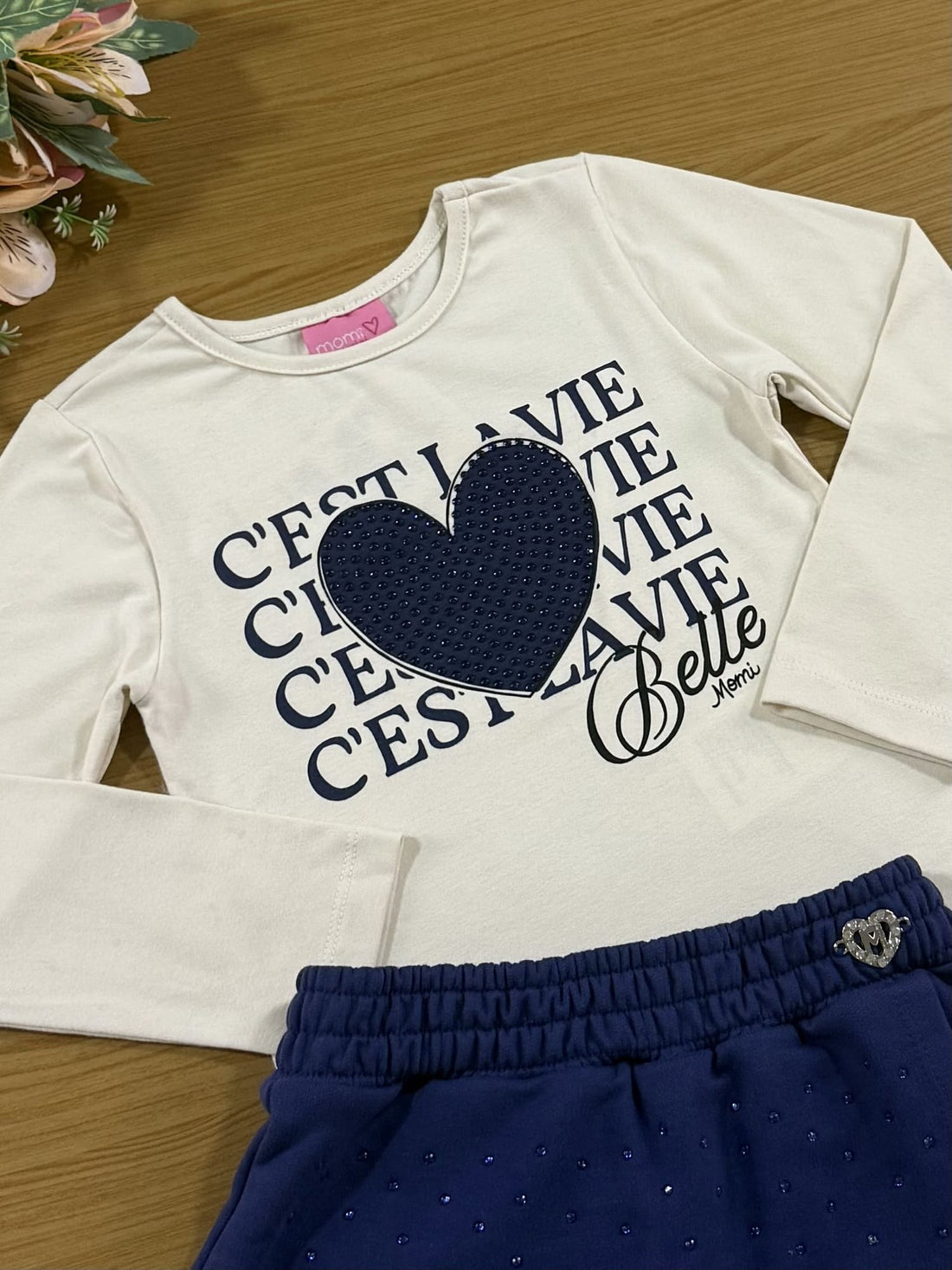 Conjunto Infantil Momi Inverno com Shorts Saia Azul e Blusa Coração com Strass