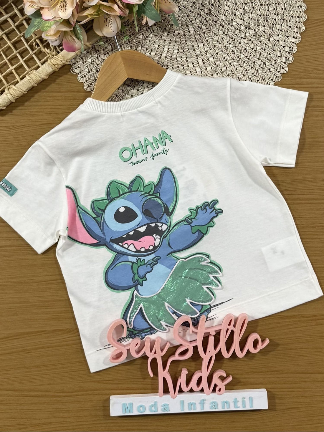 Blusa Infantil Animê Branca Lilo e Stitch Hula com Strass Disney