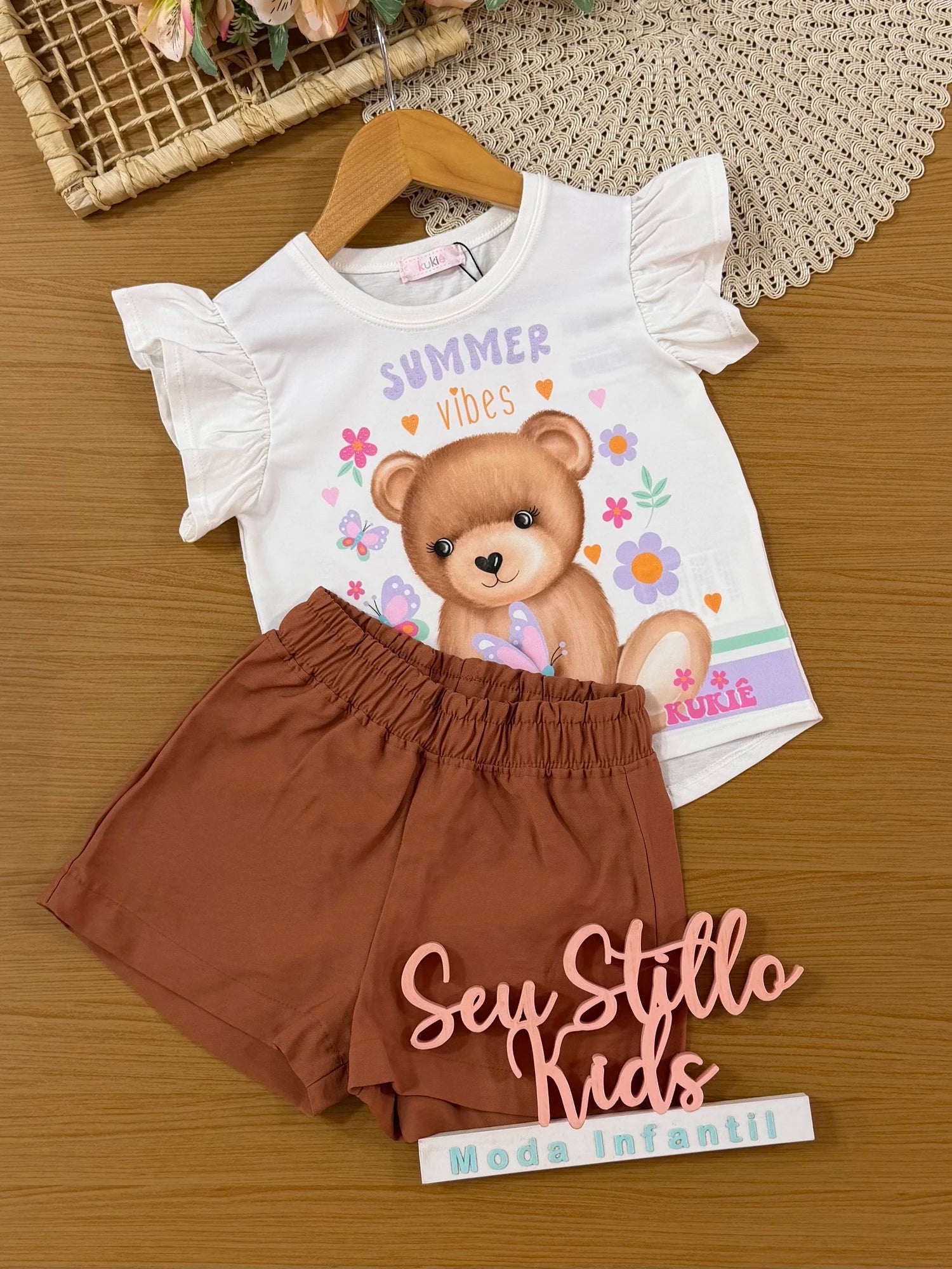 Conjunto Infantil Kukiê com Shorts Marrom e Blusa Ursinha Summer Vibes