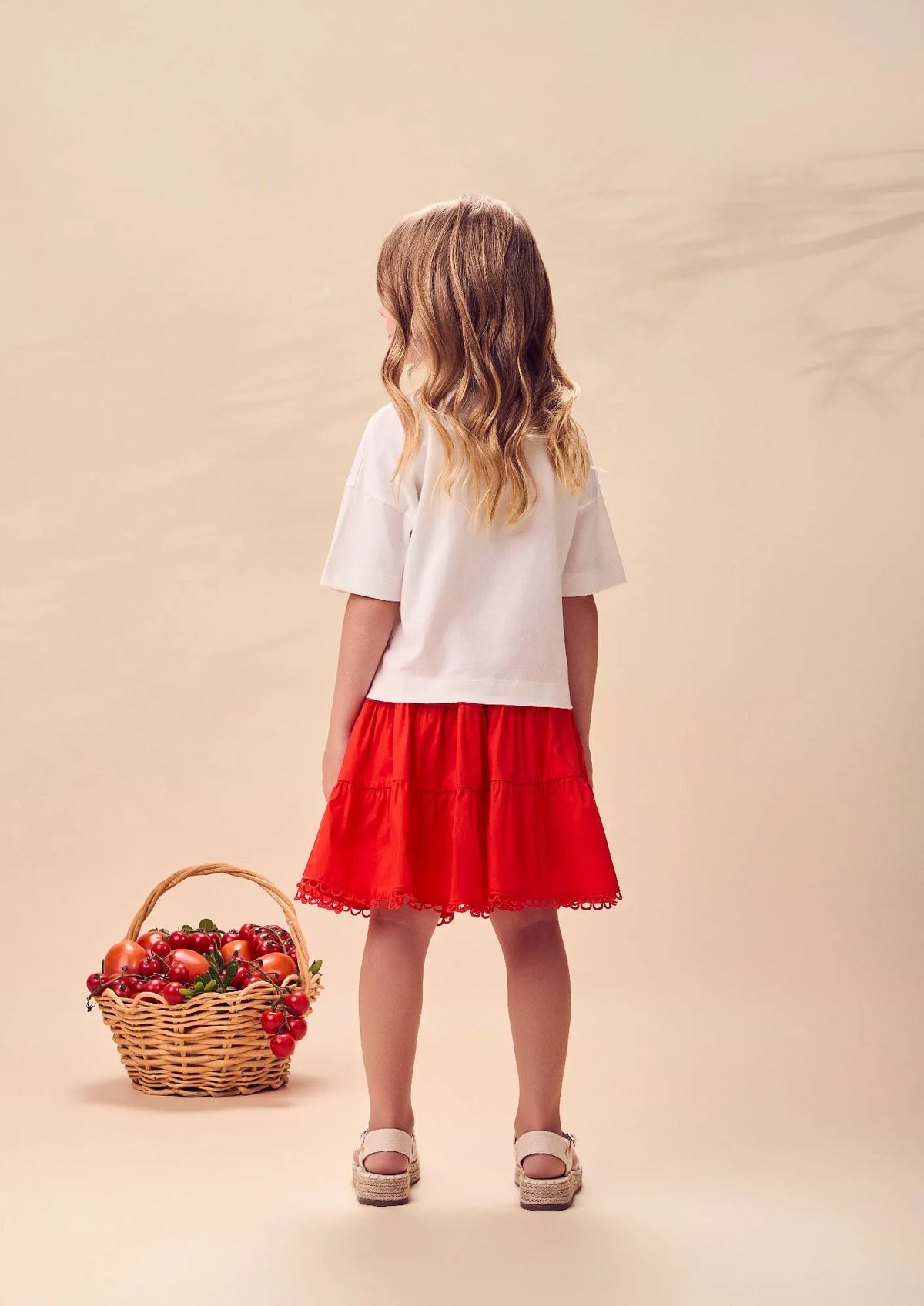 Conjunto Infantil Menina Animê Saia Vermelha e Blusa Pomodoro