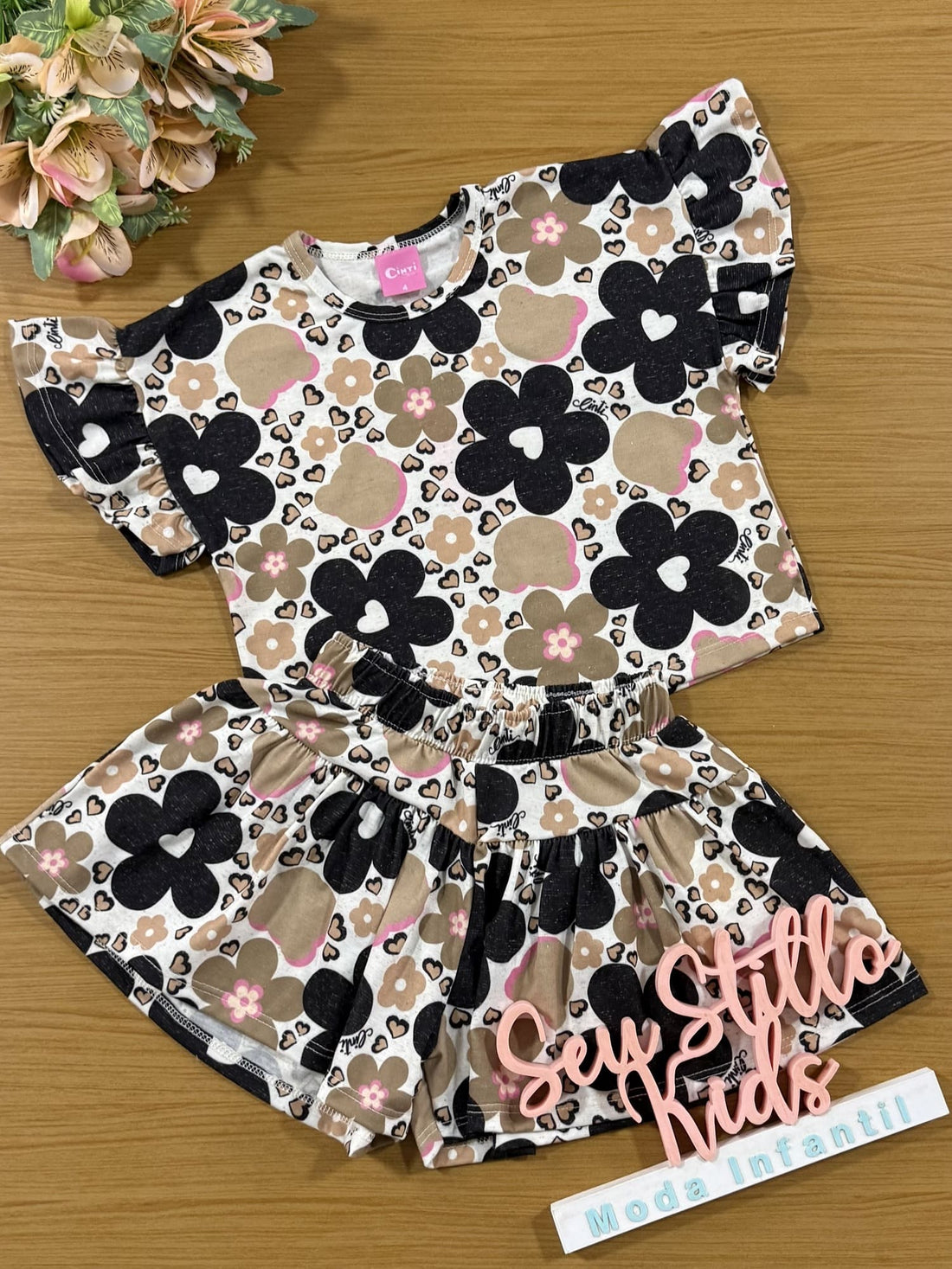 Conjunto Infantil Cinti Inverno Shorts e Blusa Off White Floral