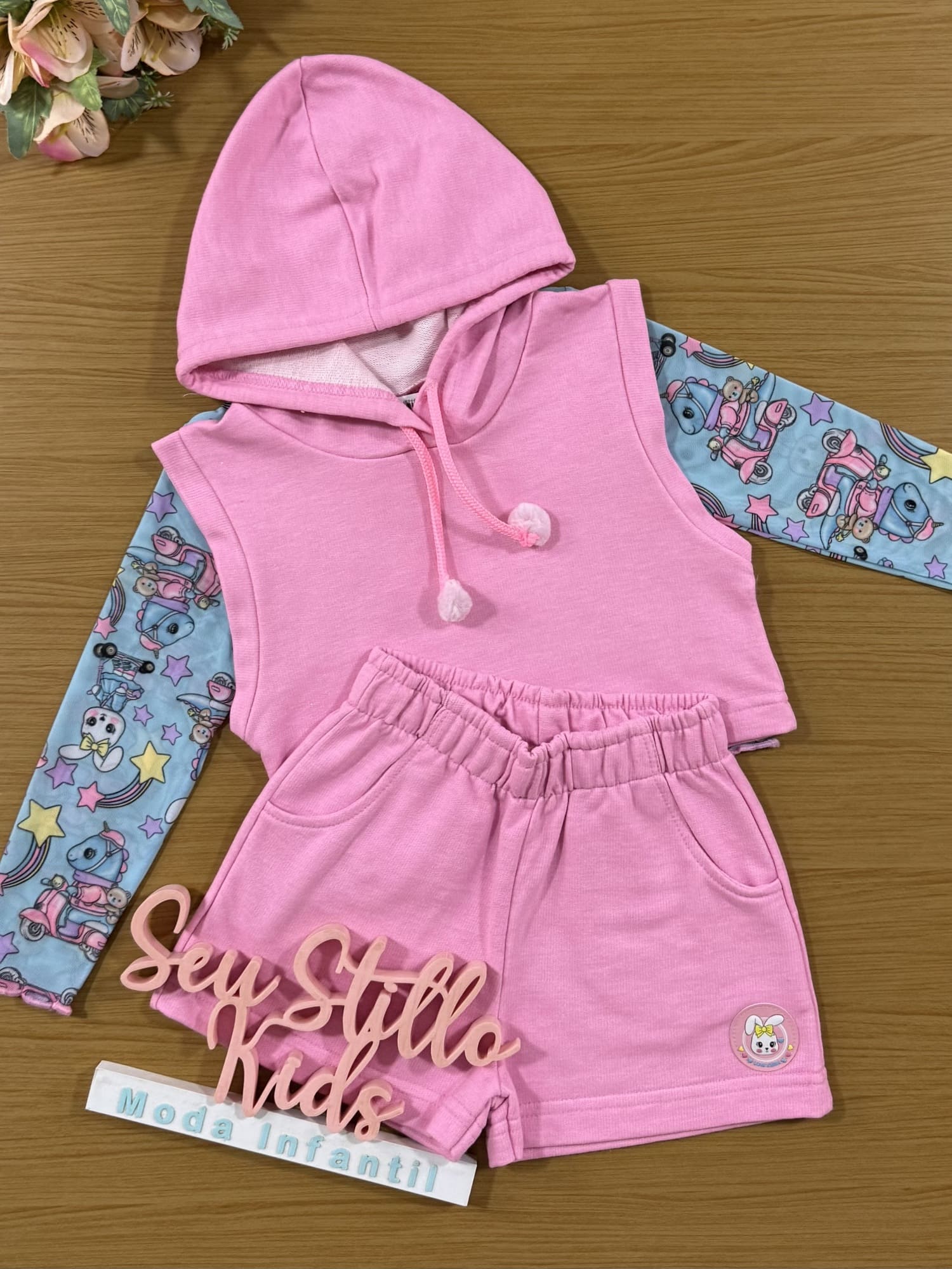 Conjunto Infantil Cinti Inverno Shorts Colete Rosa e Blusa Coelhinha