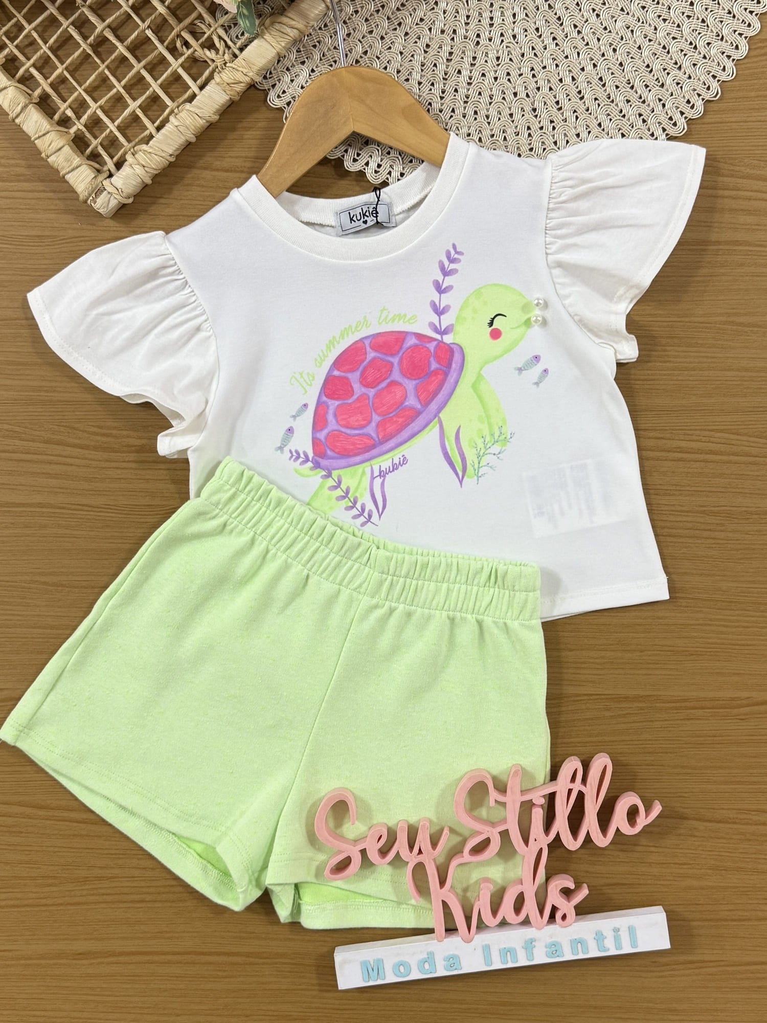 Conjunto Infantil Kukiê Verão com Shorts Verde e Blusa Branca Tartaruga