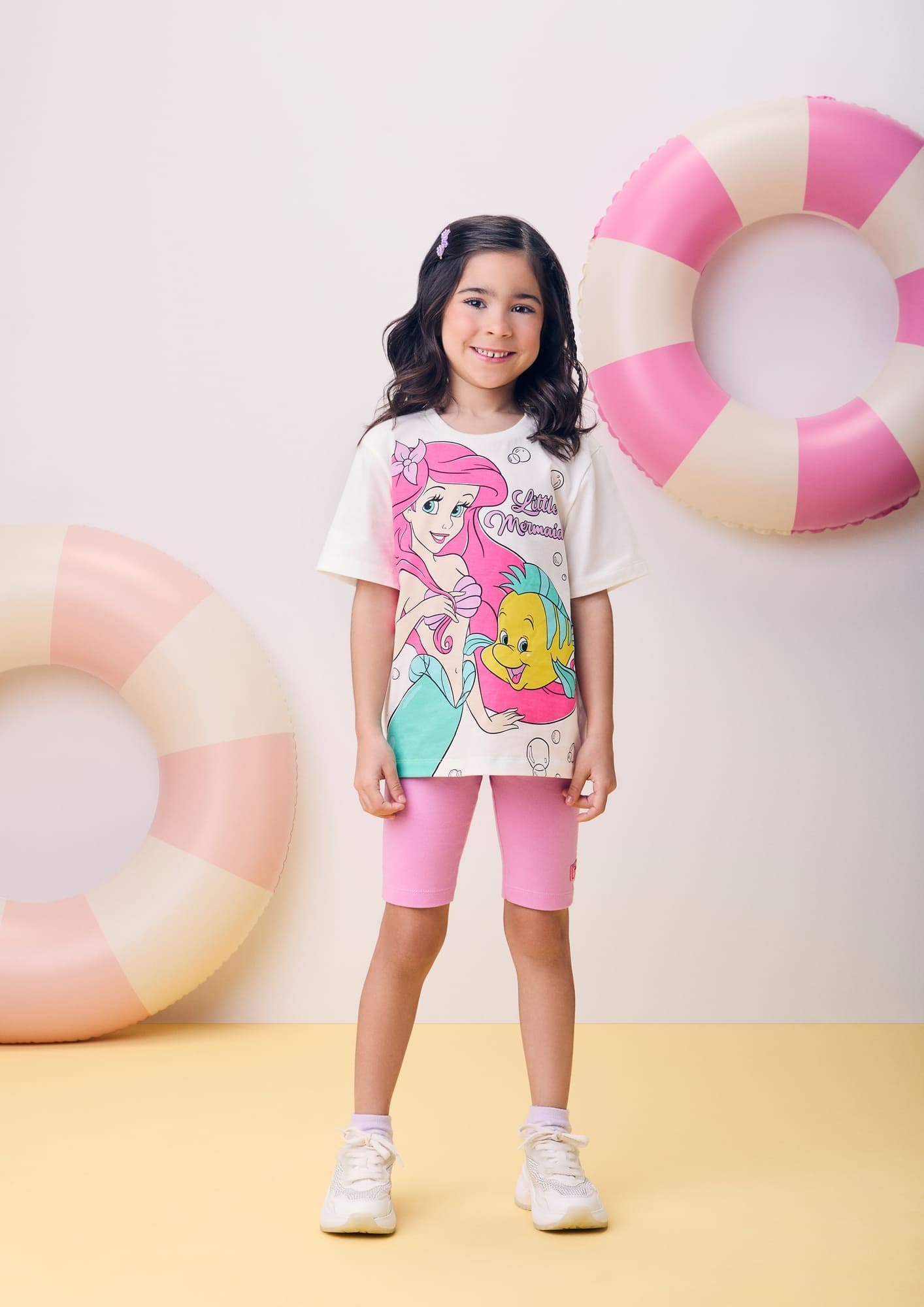 Conjunto Infantil Momi Verão com Shorts Ciclista Lilás e Blusa Branca Ariel Disney