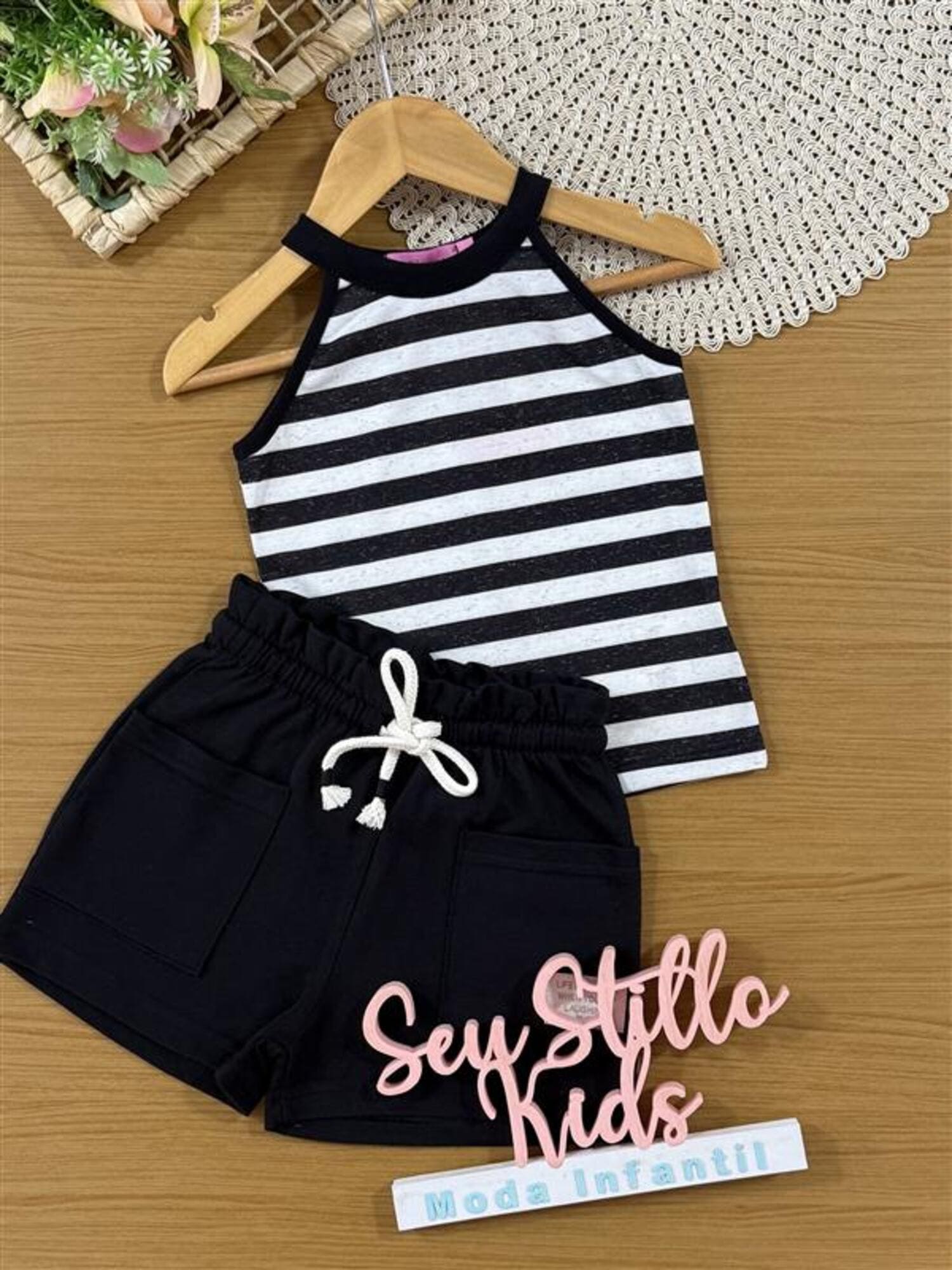 Conjunto Infantil Belime Verão com Shorts Preto e Regata Listrada