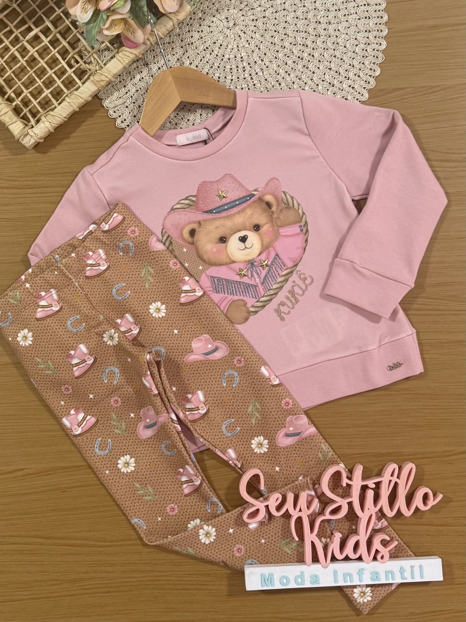 Conjunto Infantil Kukiê Inverno com Calça Legging e Casaco Rosa Ursinha Country