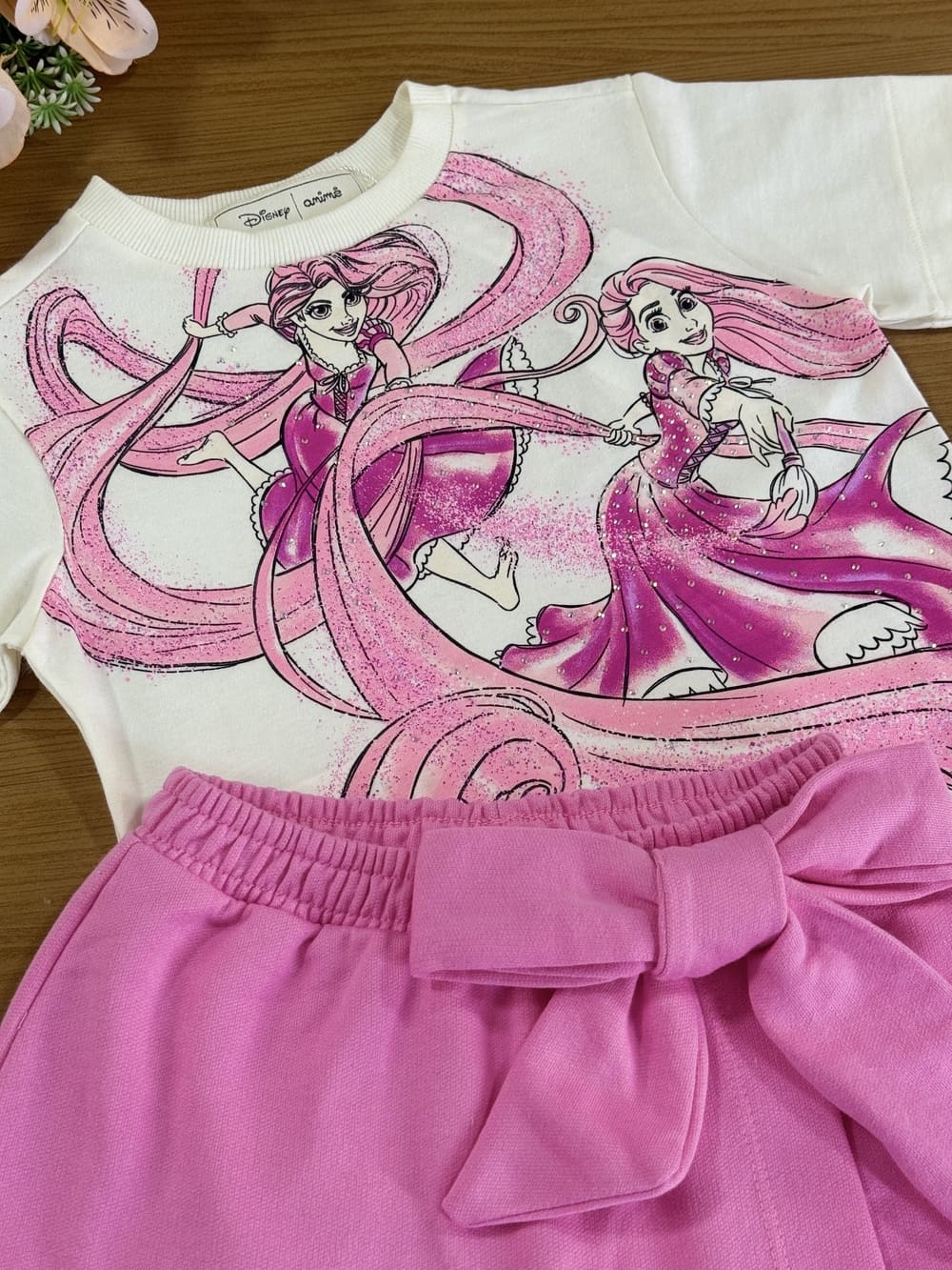 Conjunto Infantil Animê Verão Shorts Saia Rosa e Blusa Rapunzel Disney