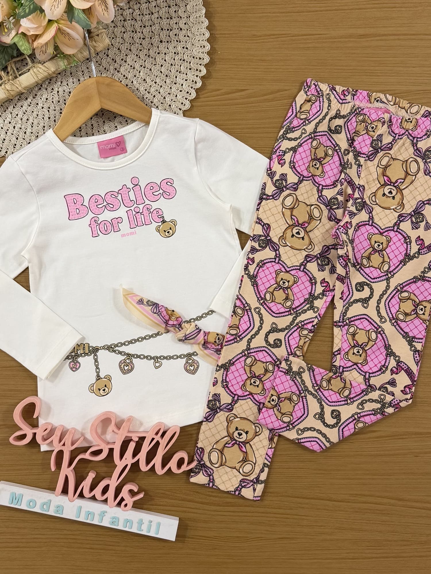 Conjunto Infantil Momi Inverno com Calça Legging e Blusa Branca Besties For Life