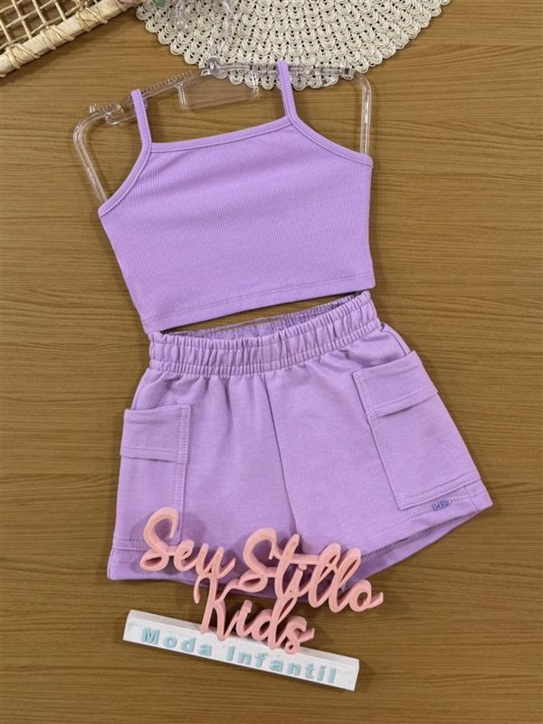 Conjunto Infantil Kukiê Verão Shorts e Top Lilás com Sobreposição Florzinhas