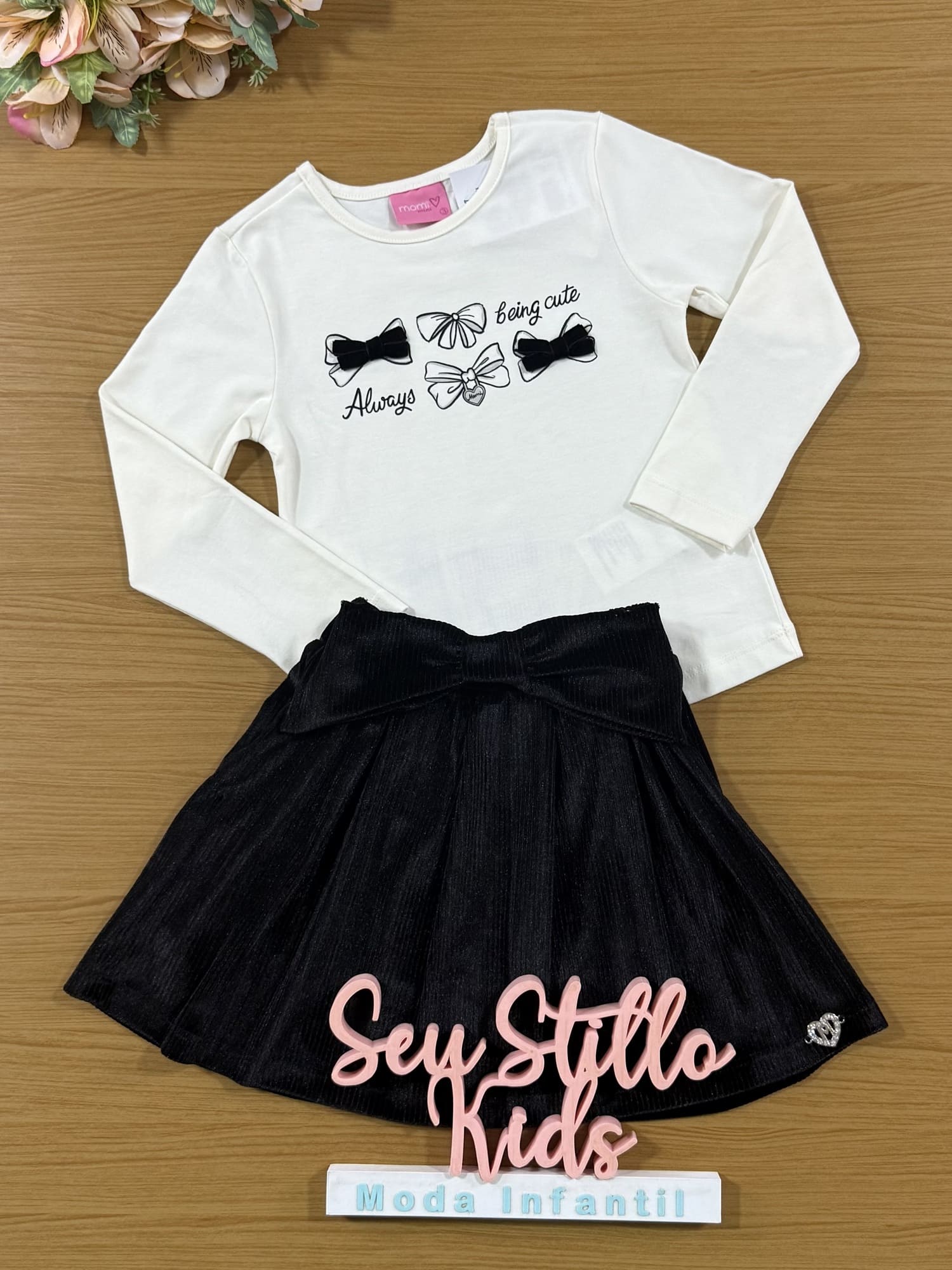 Conjunto Infantil Momi Inverno com Saia Preta Lacinhos e Blusa Manga Longa