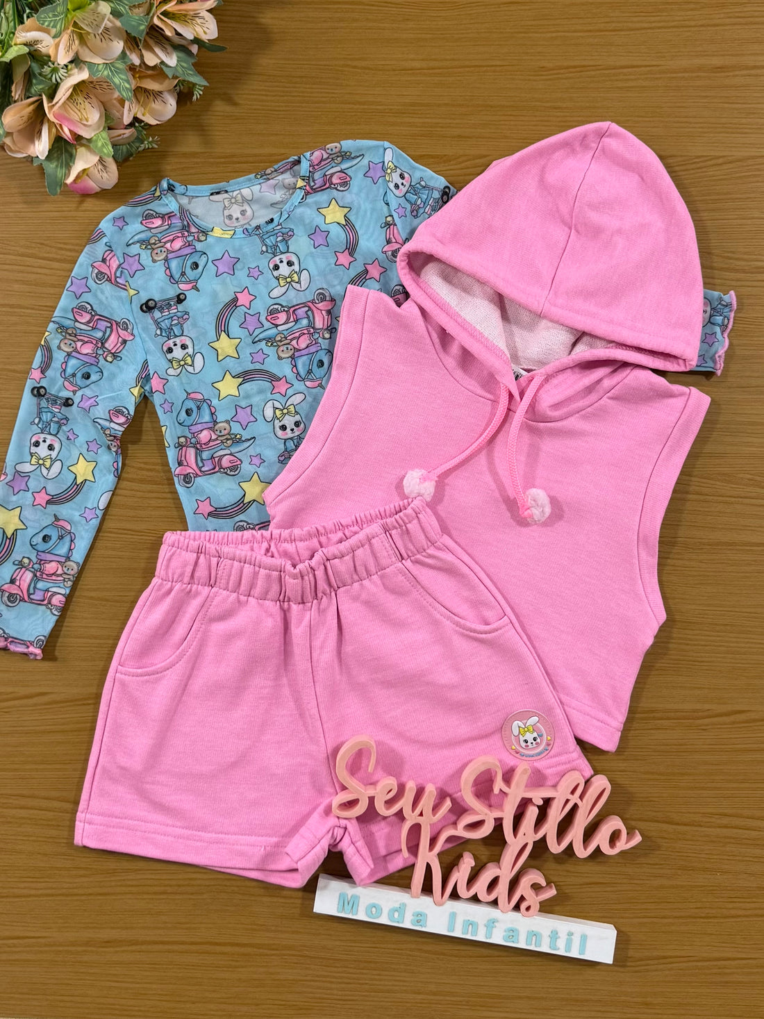 Conjunto Infantil Cinti Inverno Shorts Colete Rosa e Blusa Coelhinha