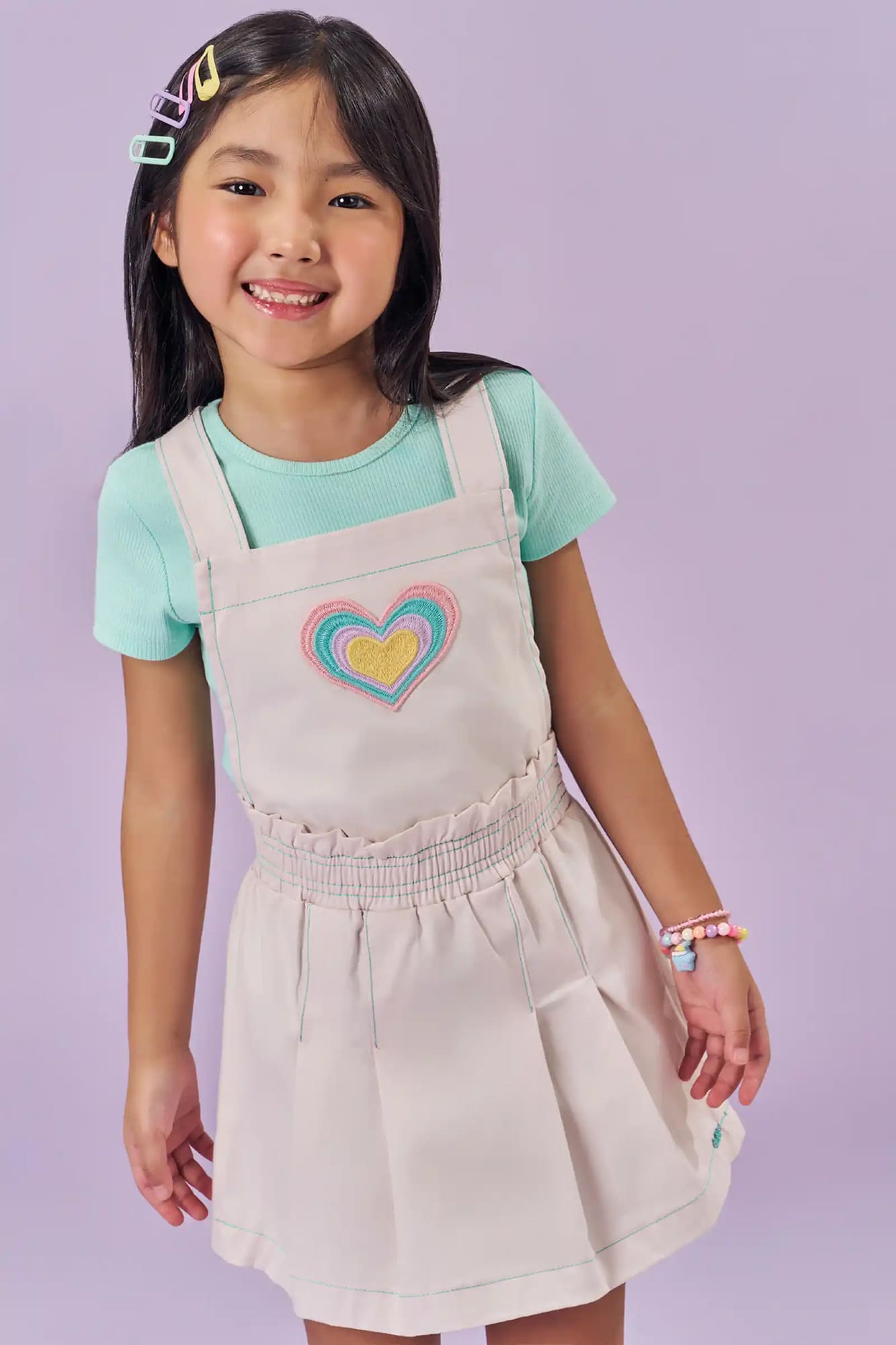 Salopete Infantil Kukiê Verão Off White Coração com Blusa Verde