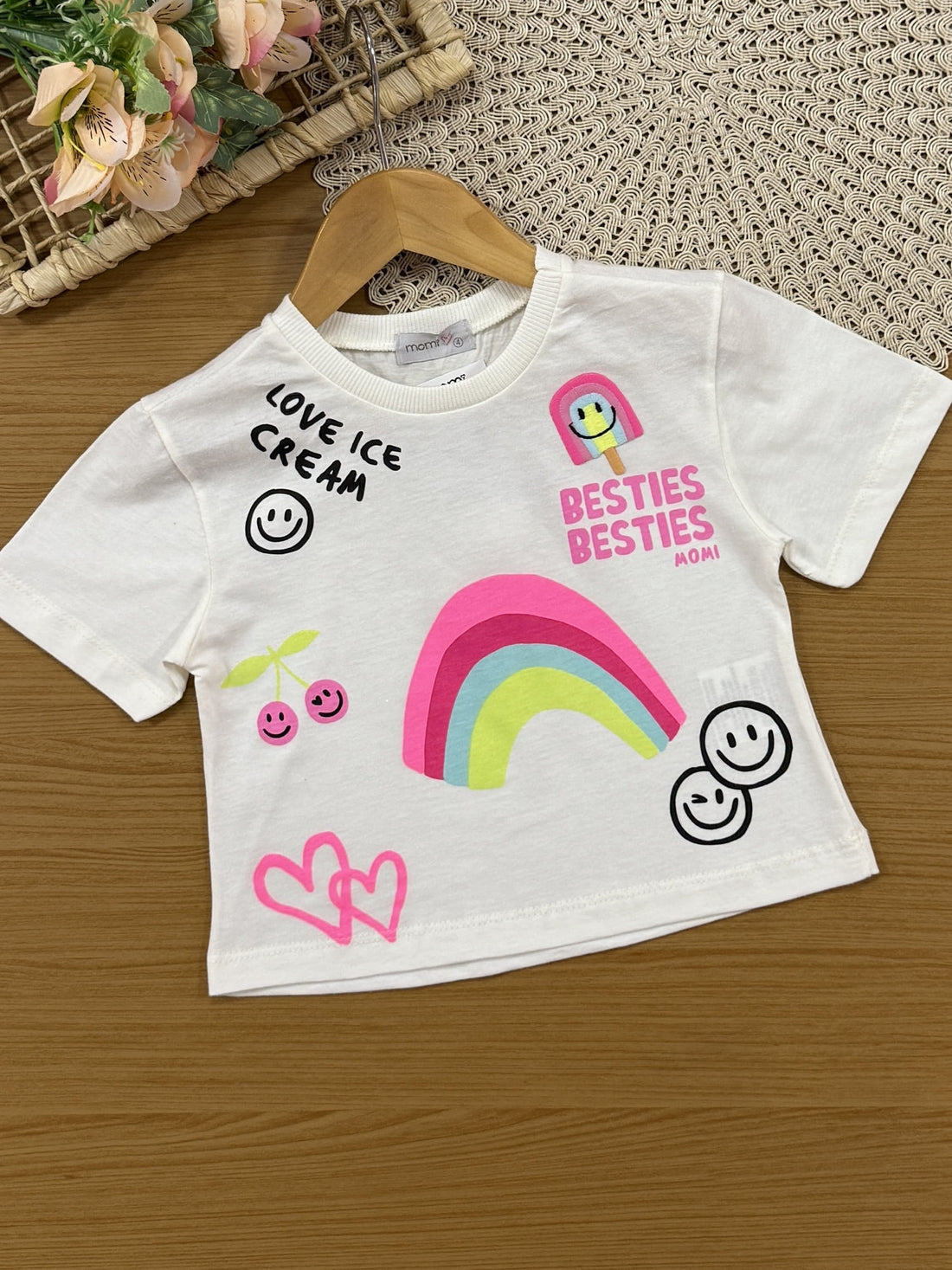 Conjunto Infantil Momi Verão com Short Rosa e Blusa Branca Arco-Íris