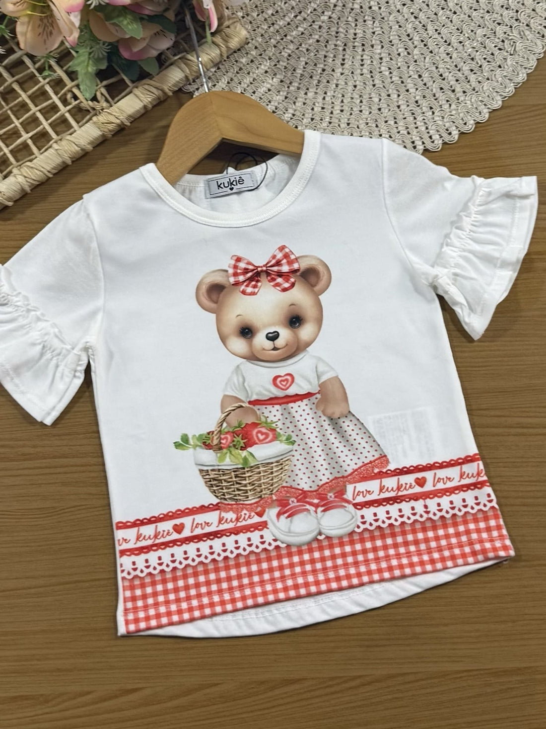 Conjunto Infantil Kukiê com Shorts Vermelha e Blusa Manga Curta Ursinha