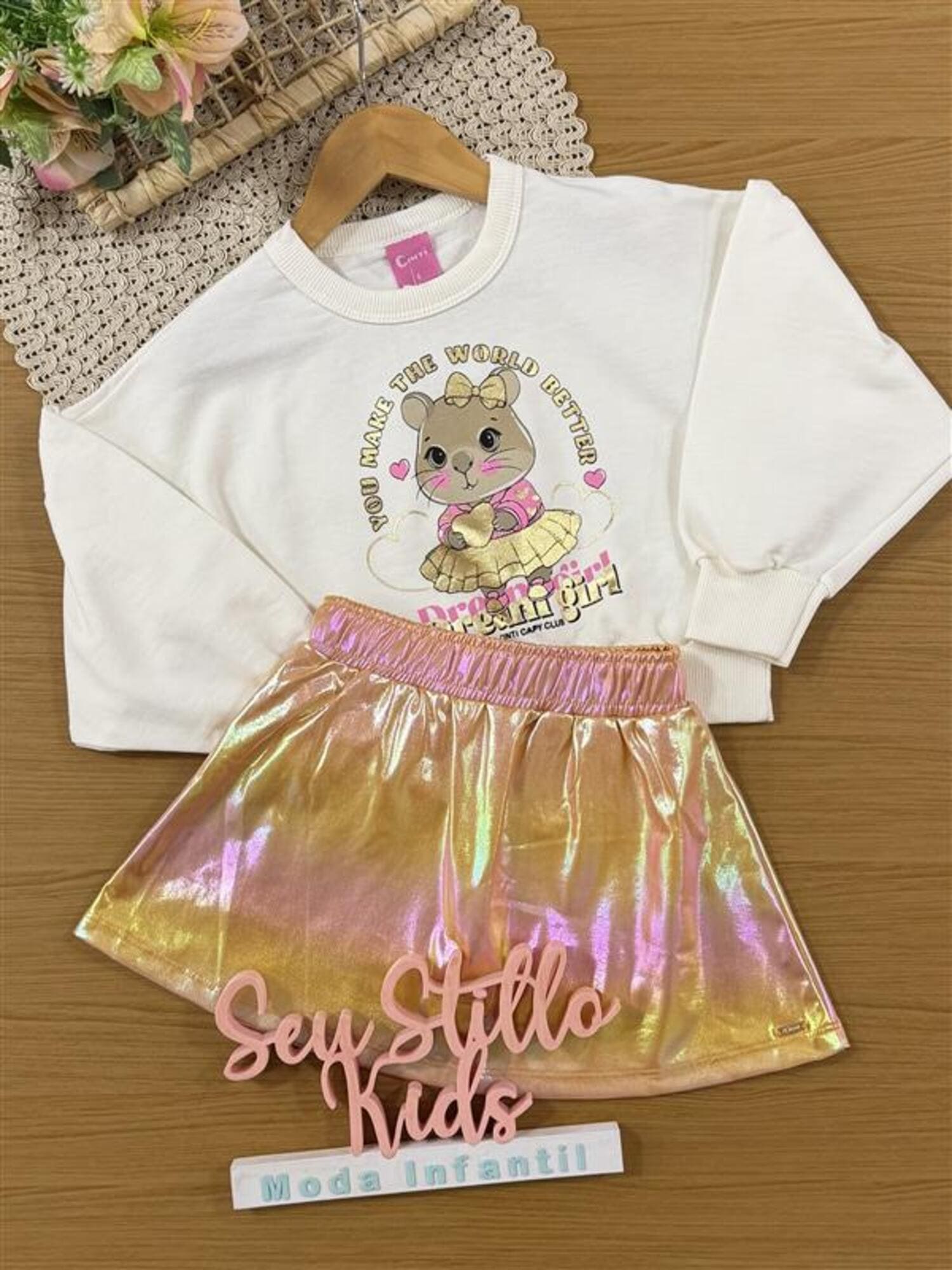 Conjunto Infantil Cinti Inverno com Saia Laranja e Moletom Capivara