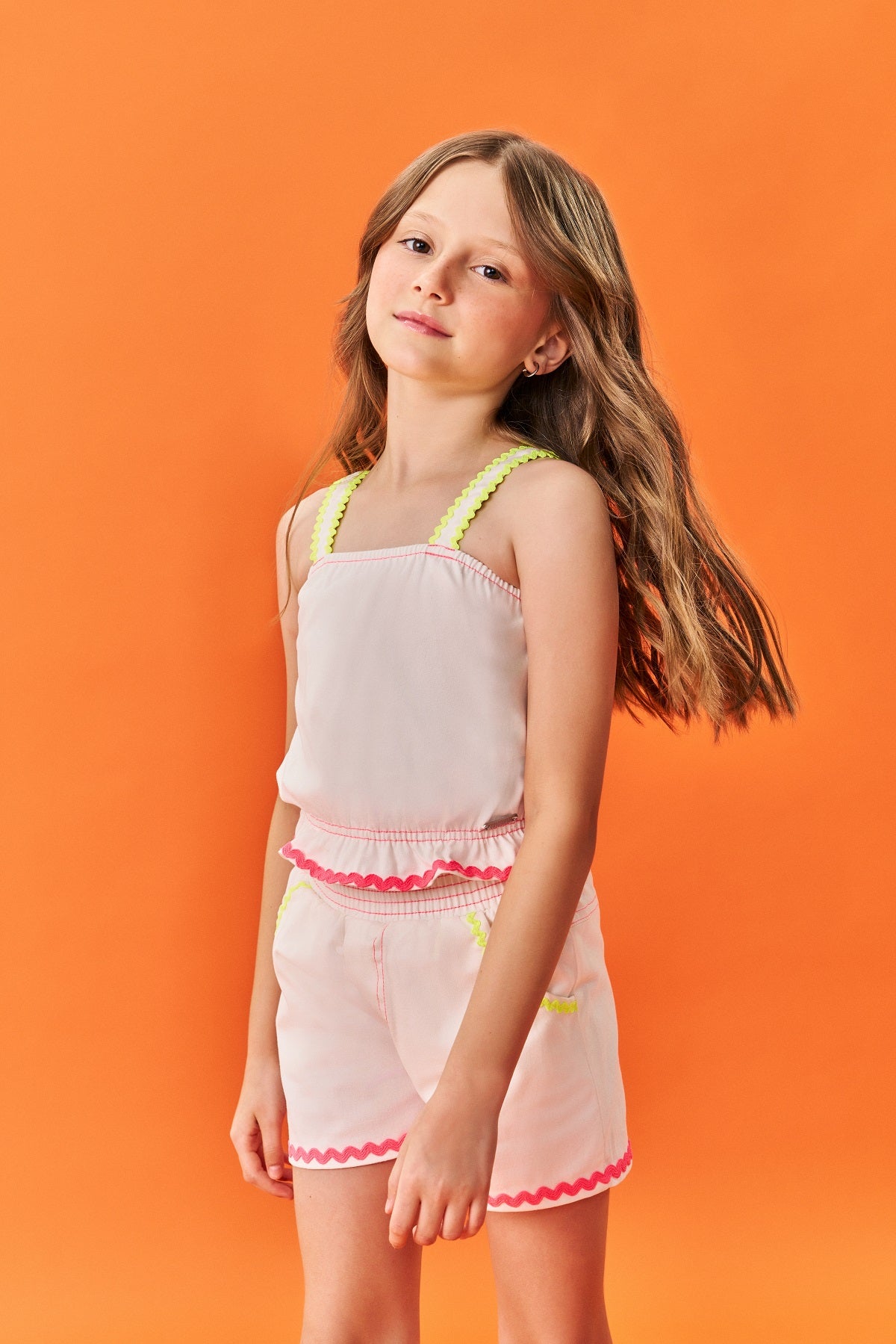 Conjunto Infantil Catavento Verão Shorts e Blusa Off White Sianinha Neon
