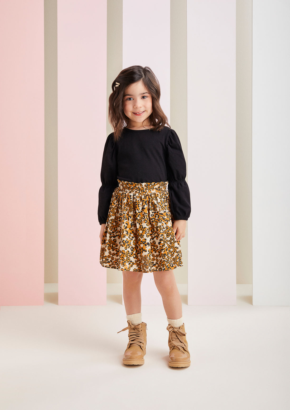 Conjunto Infantil Momi Inverno Saia Oncinha Floral e Blusa Preta