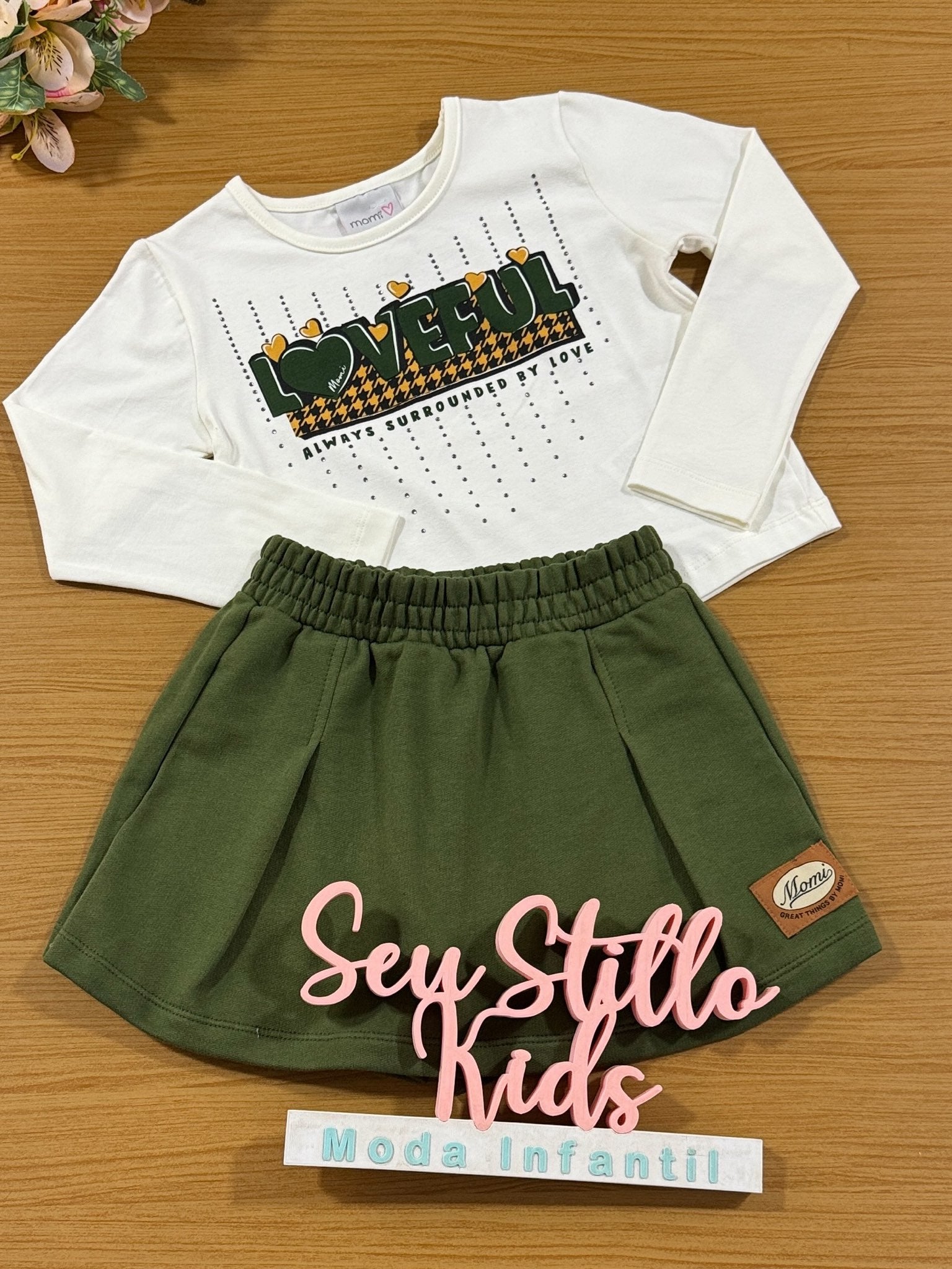 Conjunto Infantil Momi Inverno Shorts Saia Verde e Blusa Love