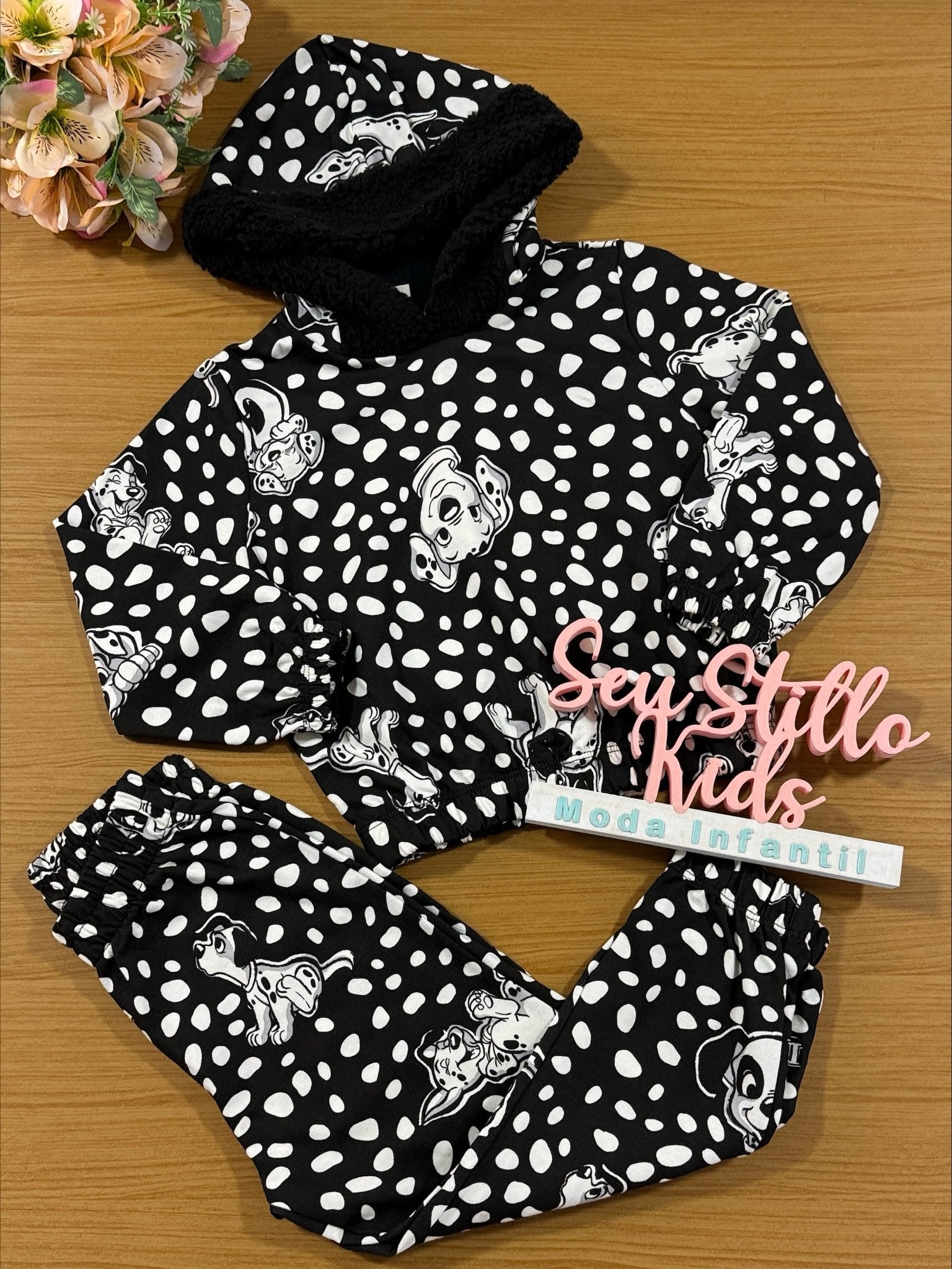 Conjunto Infantil Momi Inverno Calça e Moletom Sem Flanela 101 Dálmatas Disney