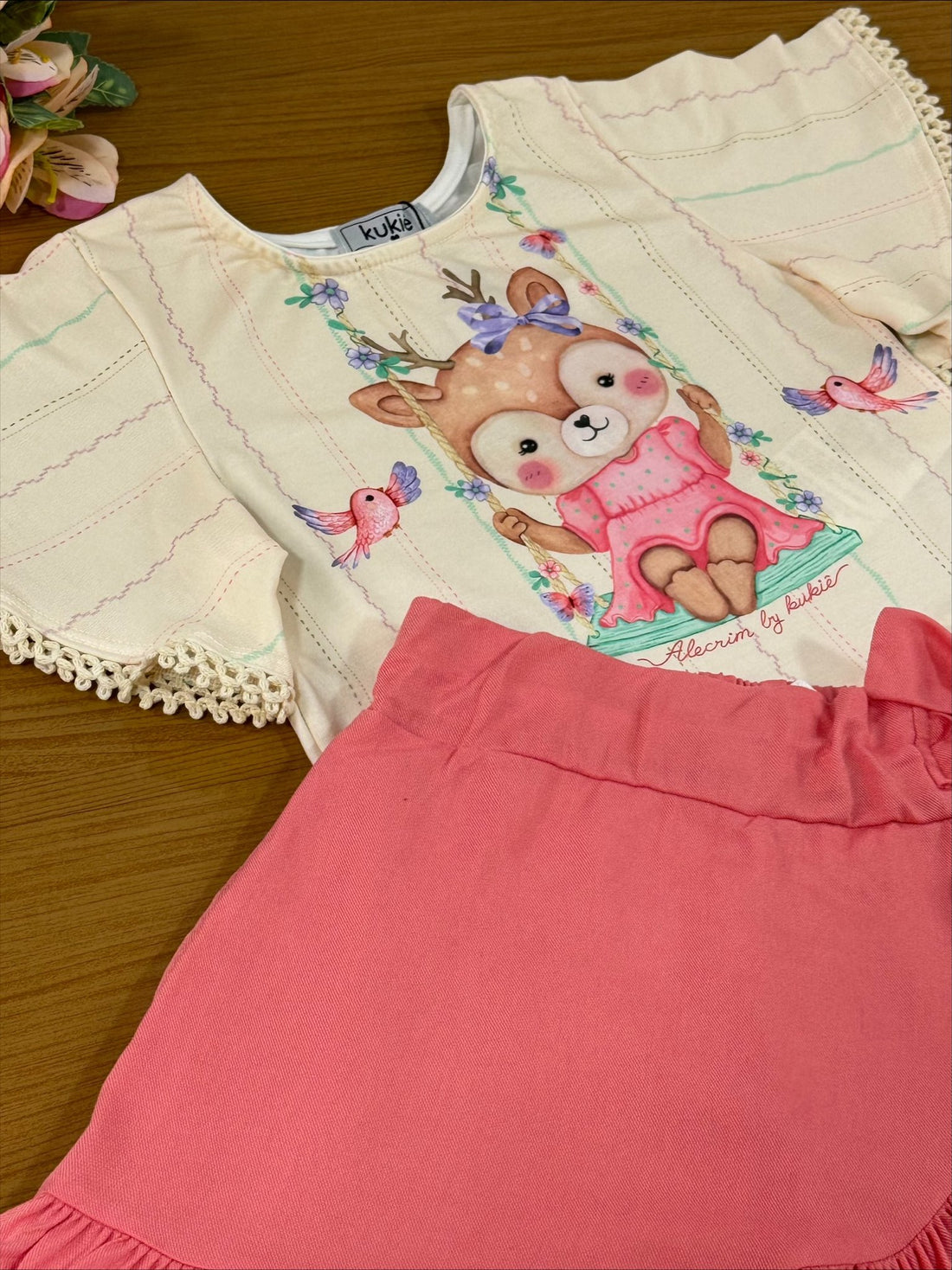 Conjunto Infantil Kukie Tropical Shorts Saia e Blusa Cervo Fofa