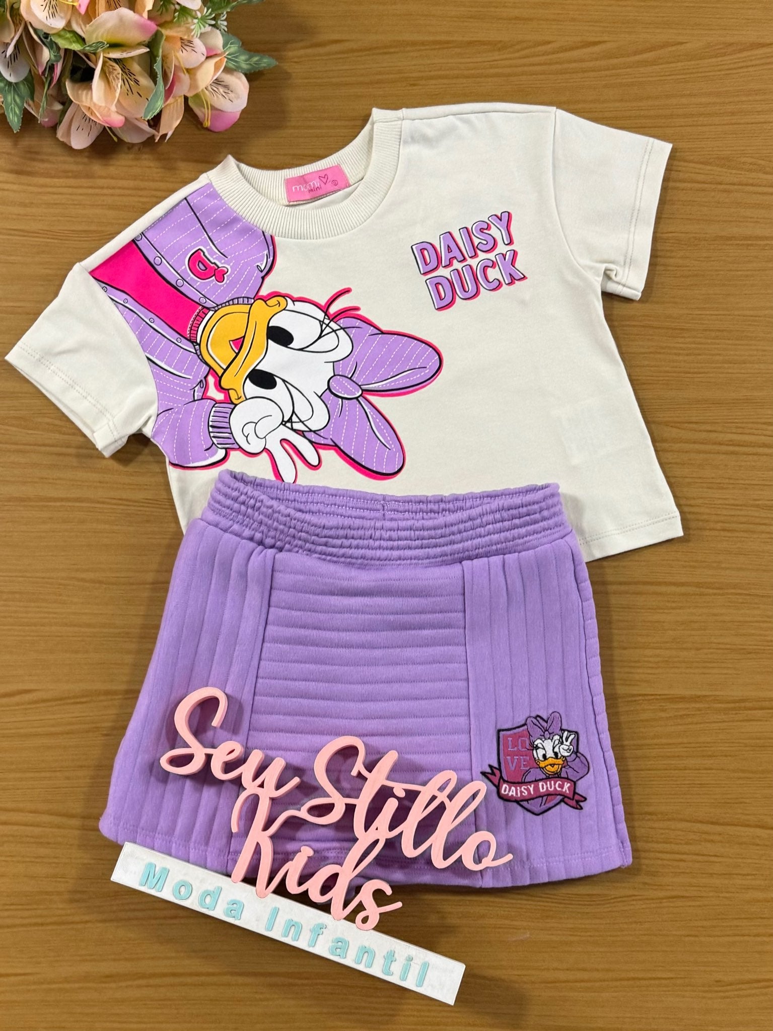 Conjunto Infantil Momi Inverno Shorts Saia Lilás e Blusa Daisy Disney