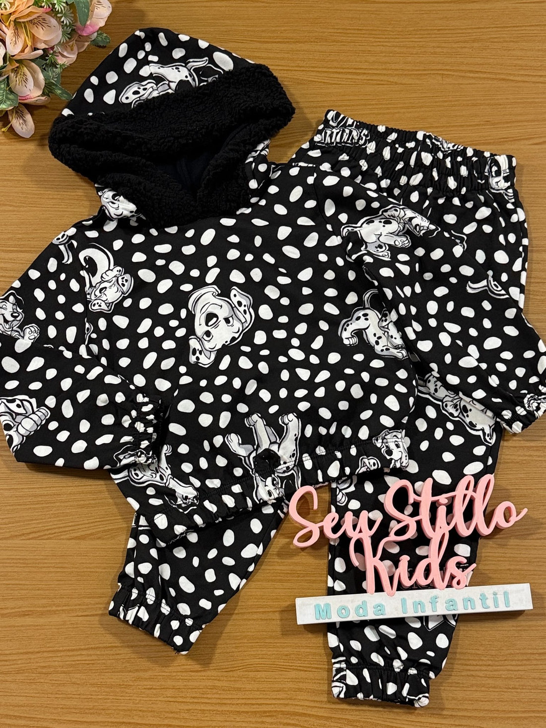 Conjunto Infantil Momi Inverno Calça e Moletom Sem Flanela 101 Dálmatas Disney