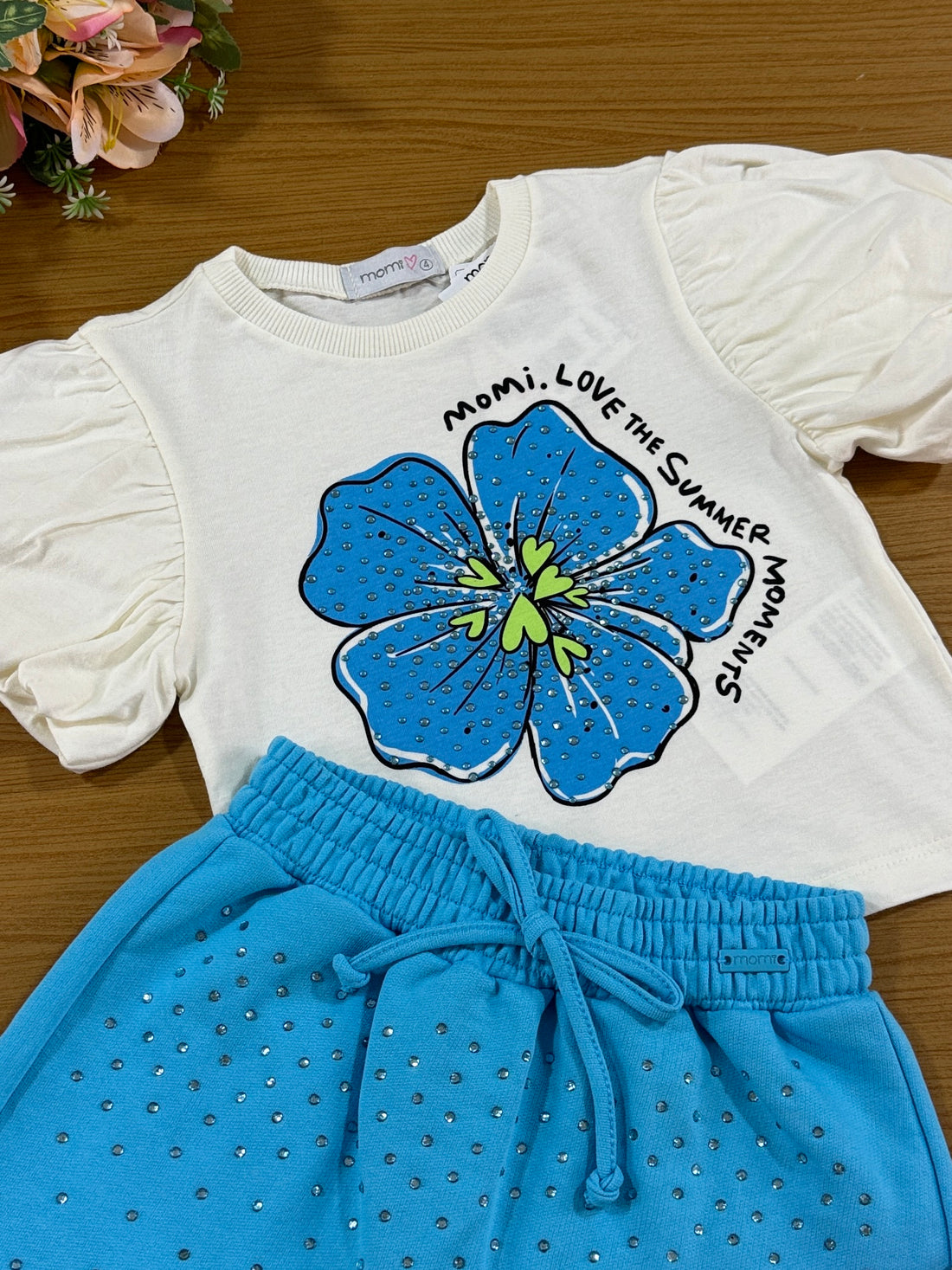 Conjunto Infantil Momi Verão Shorts Saia Azul e Blusa Flor