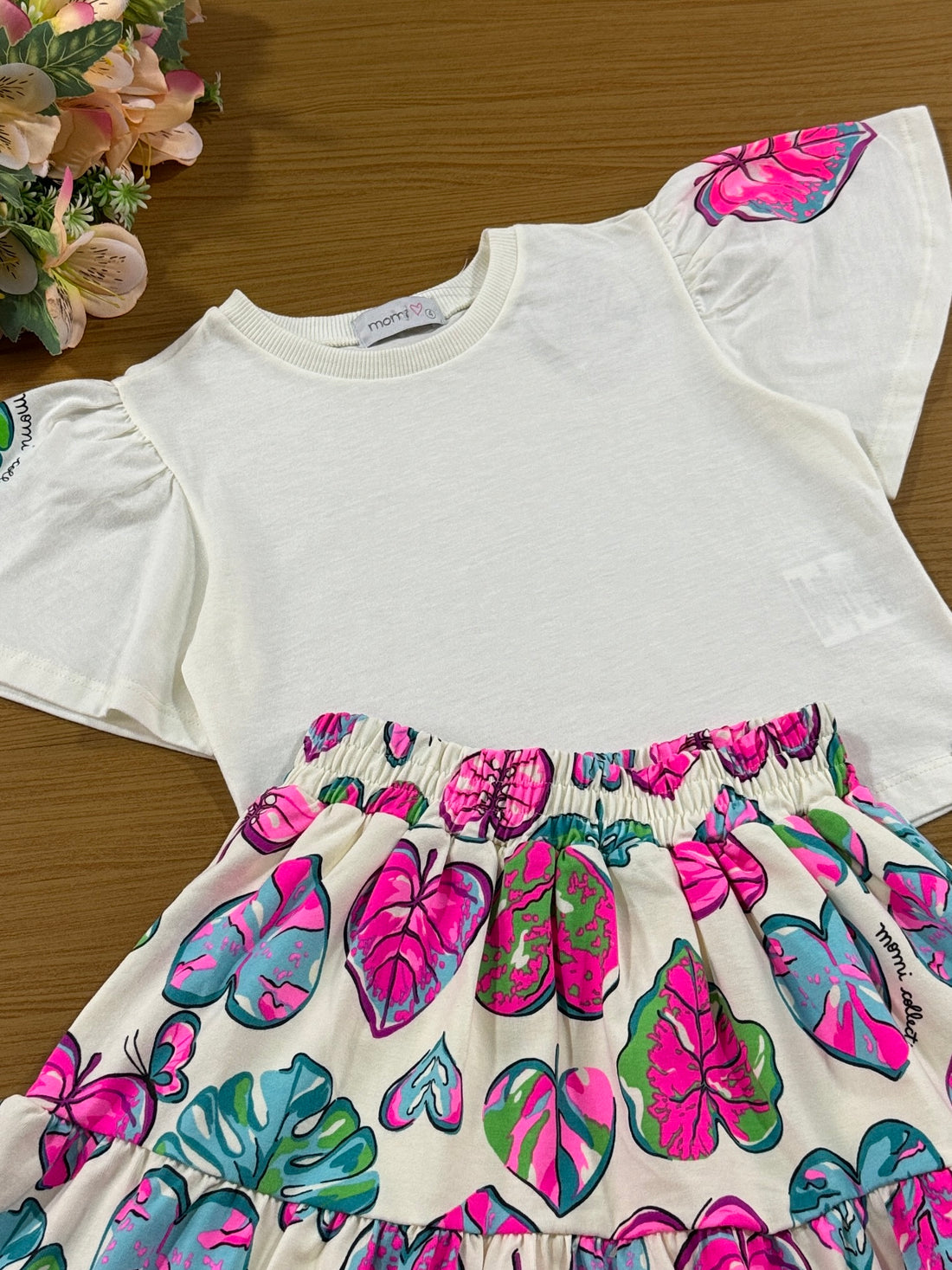 Conjunto Infantil Momi Verão Saia Folhas e Blusa Off