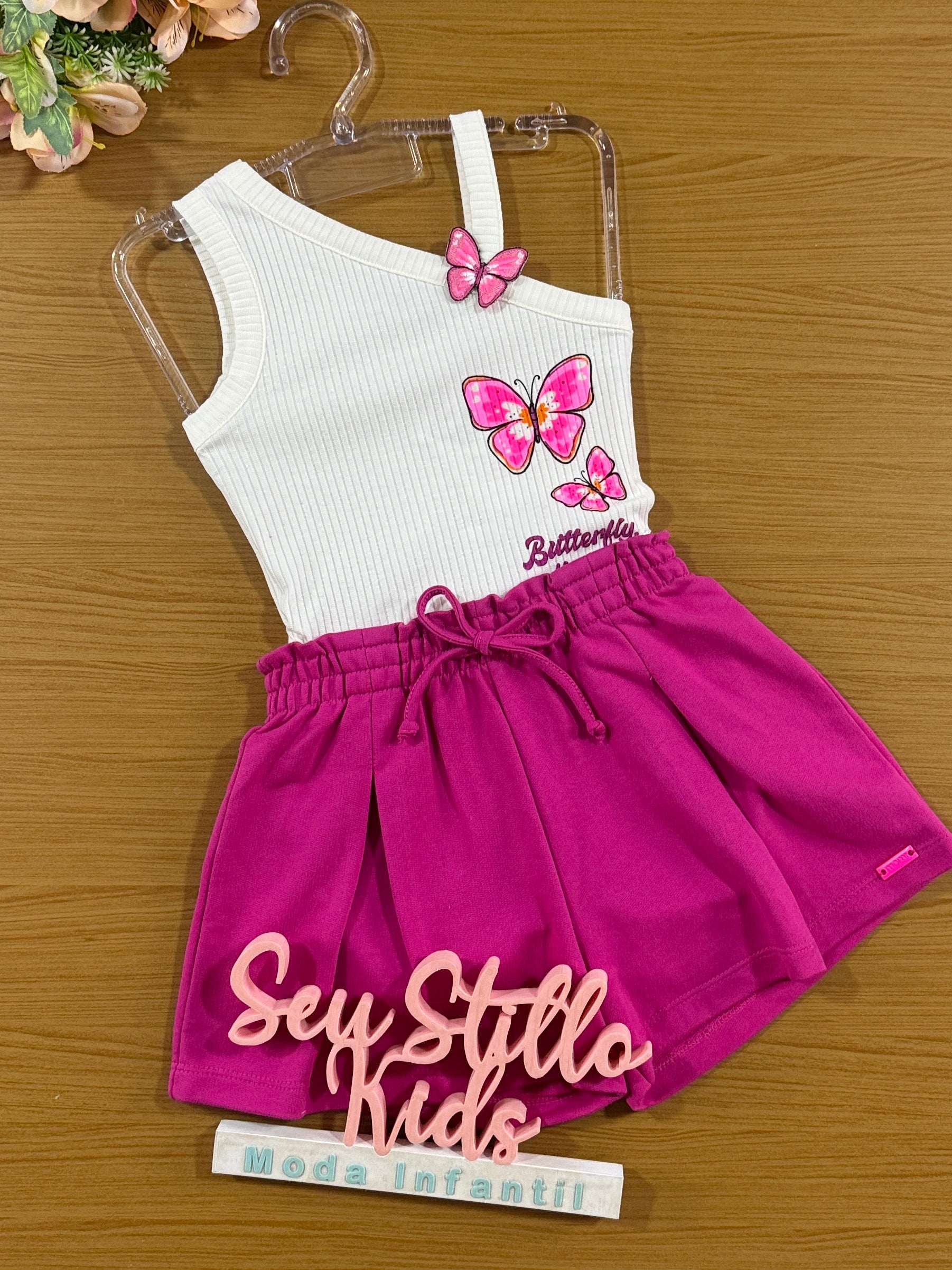 Conjunto Infantil Momi Verão Shorts Rosa e Blusa  Canelada Borboleta