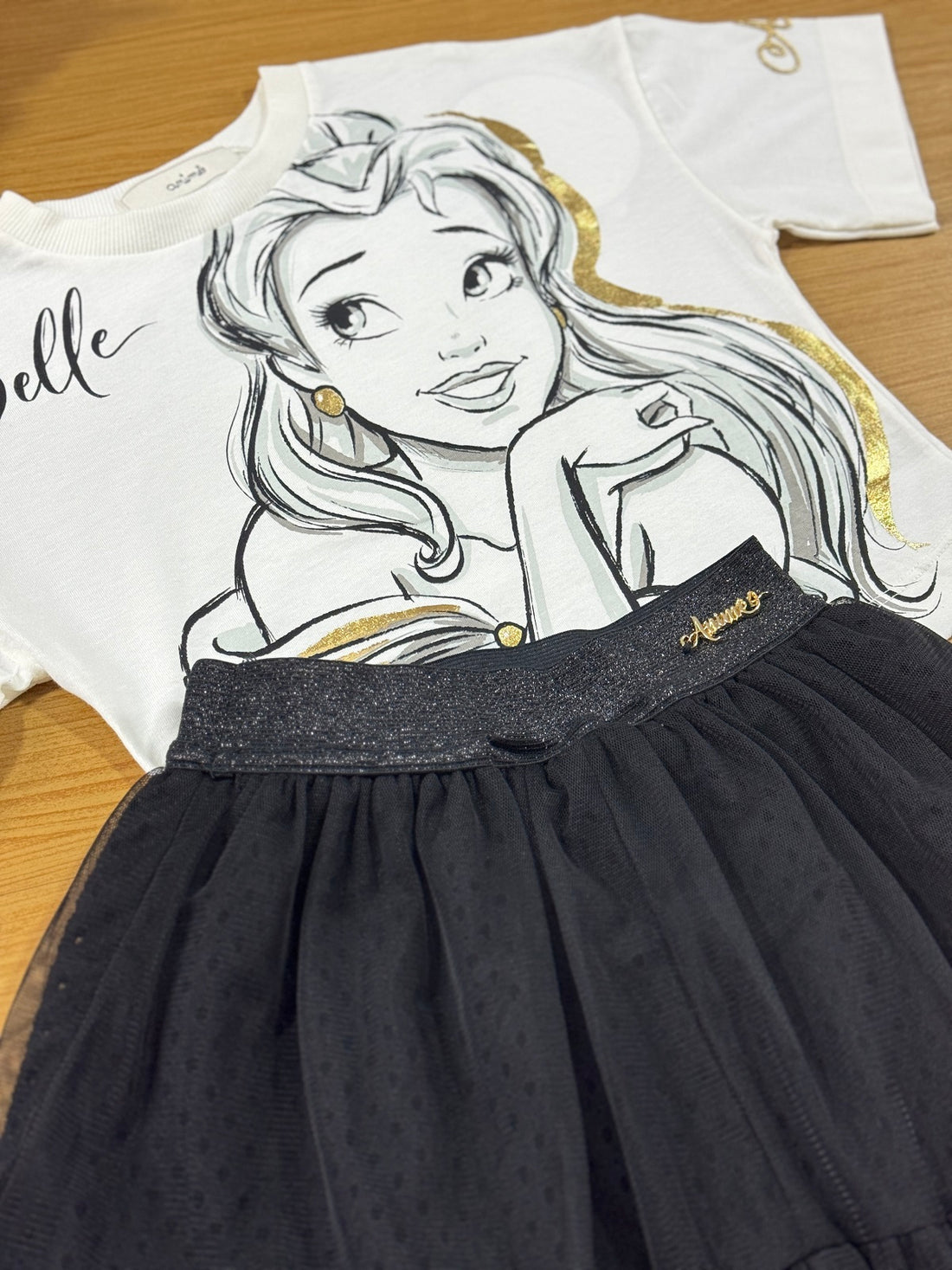 Conjunto Infantil Animê Inverno Saia Preta e Blusa Manga Curta Bella Disney