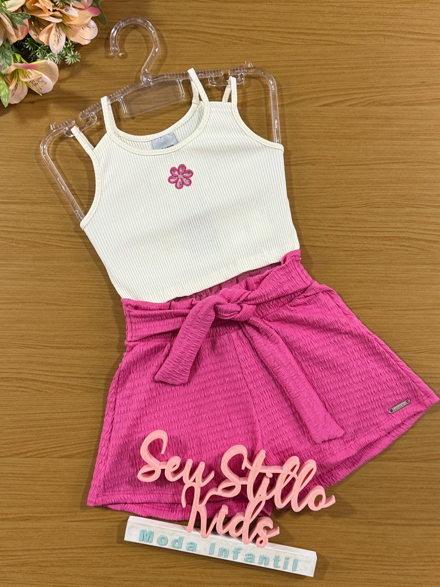 Conjunto Infantil Catavento Verão Shorts Rosa e Blusa Flor