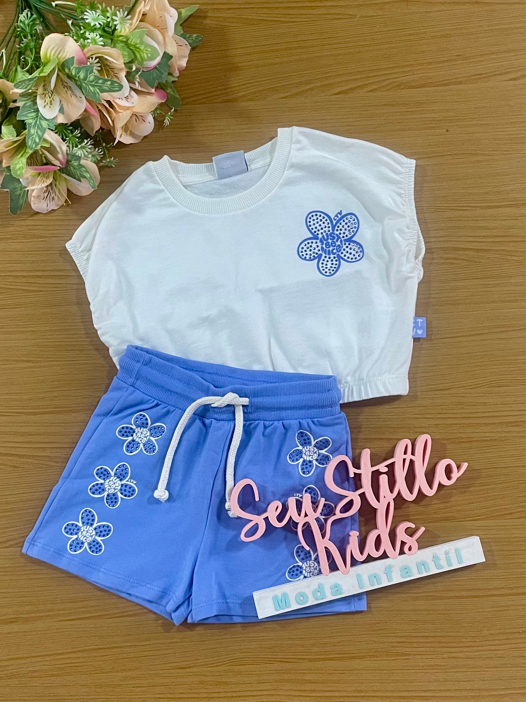 Conjunto Infantil Catavento Verão Shorts Azul e Blusa Off Flor