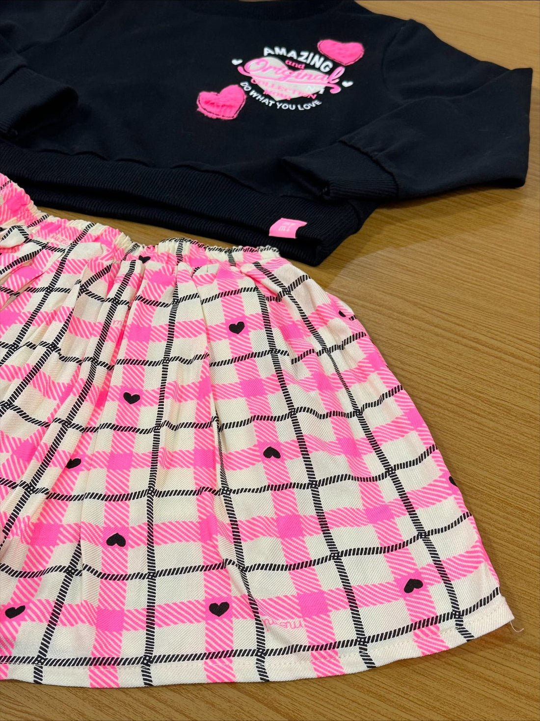 Conjunto Infantil Momi Inverno Saia Xadrez e Moletom Love