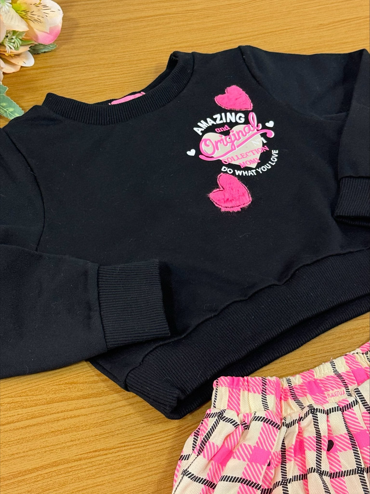 Conjunto Infantil Momi Inverno Saia Xadrez e Moletom Love