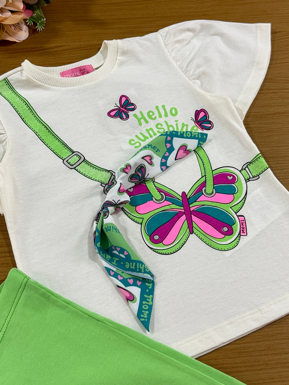 Conjunto Infantil Momi Shorts Ciclista Verde e Blusa Borboleta