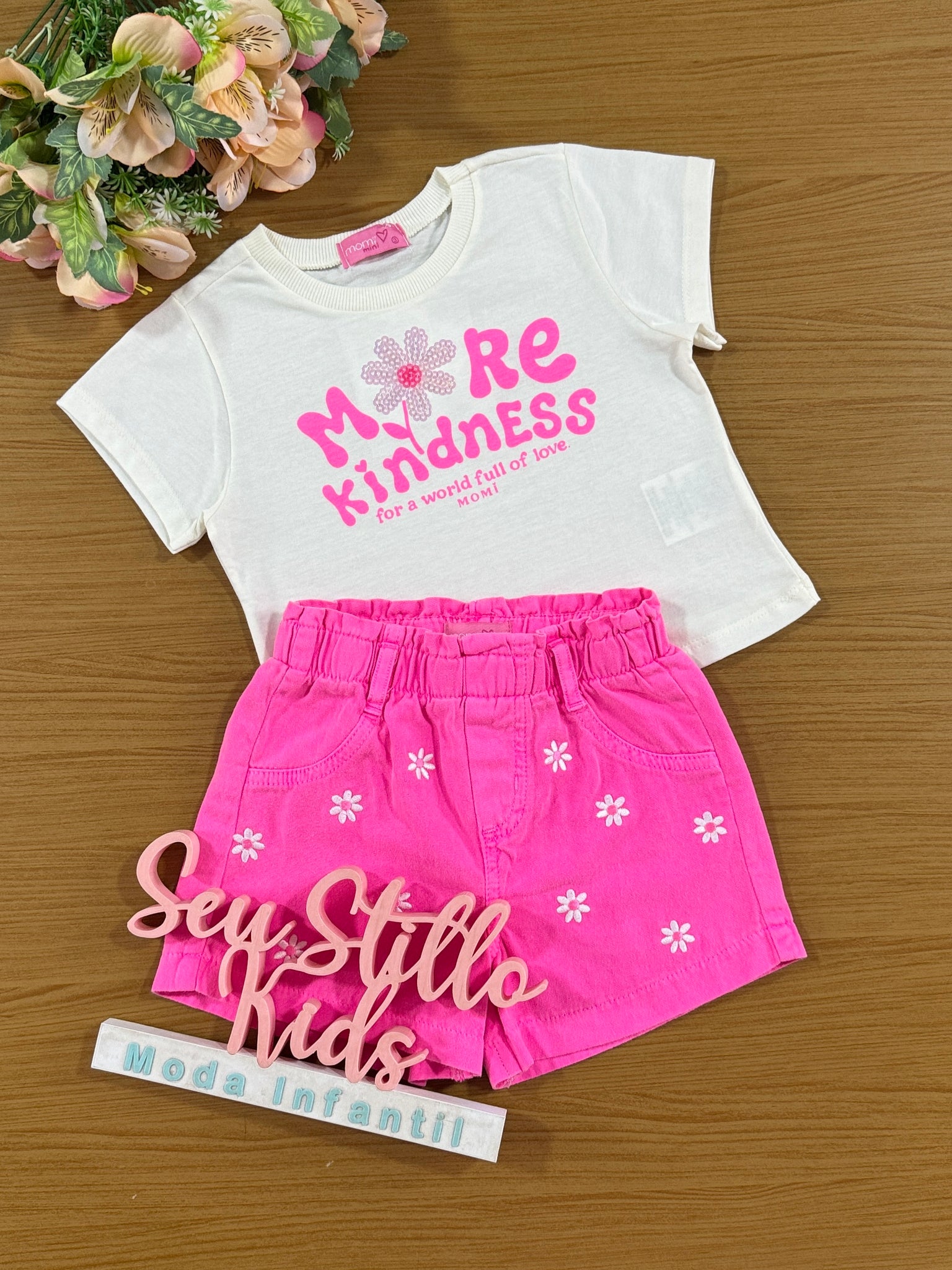 Conjunto Infantil Momi Verão Shorts Rosa e Blusa Flor