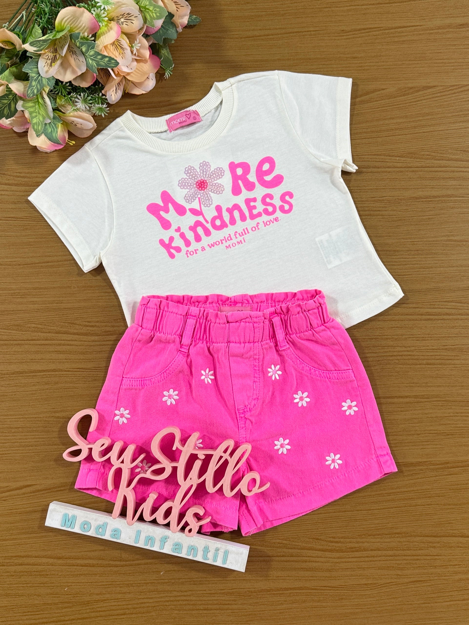 Conjunto Infantil Momi Verão Shorts Rosa e Blusa Flor