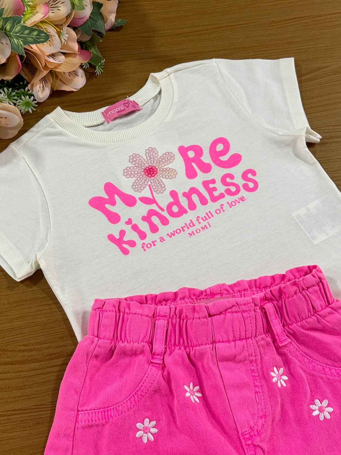 Conjunto Infantil Momi Verão Shorts Rosa e Blusa Flor
