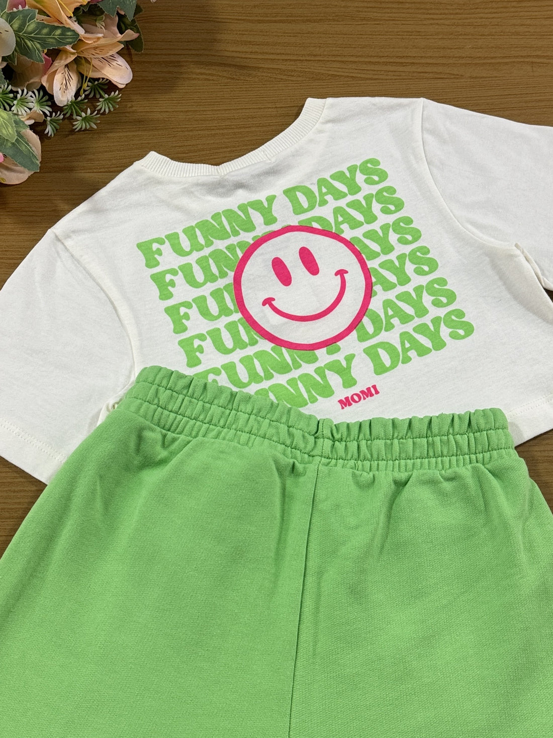Conjunto Infantil Momi Verão Shorts Saia Verde e Blusa Smile