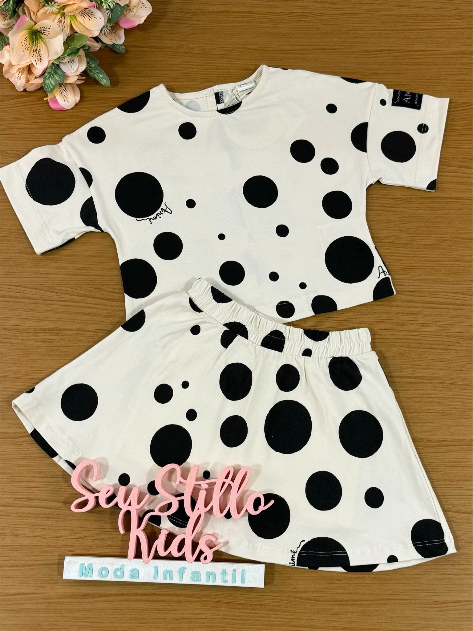 Conjunto Infantil Animê Inverno com Saia e Blusa Manga Curta Poá