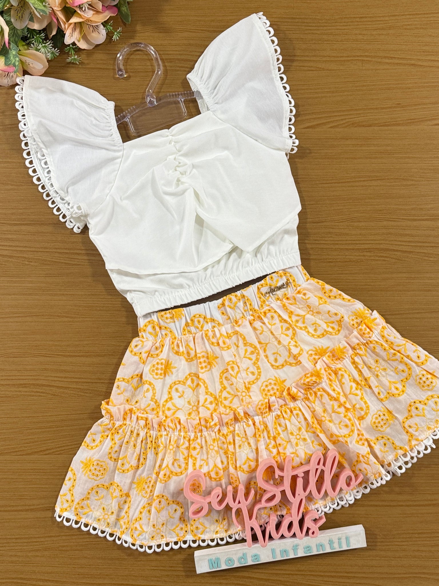 Conjunto Infantil Animê Verão Saia Amarela Laise e Blusa